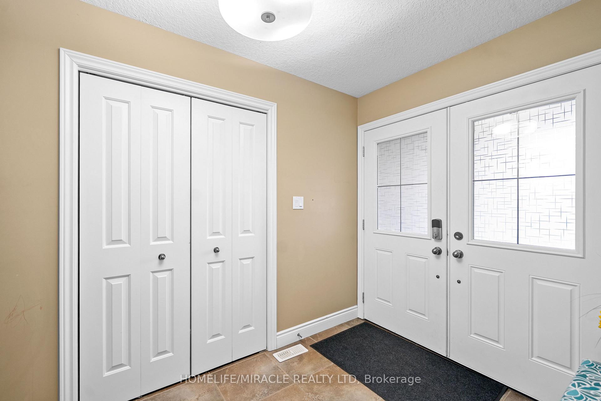 Photo 9 of 46 Freedom Crescent, Quinte West, Sidney Ward — HOMEH