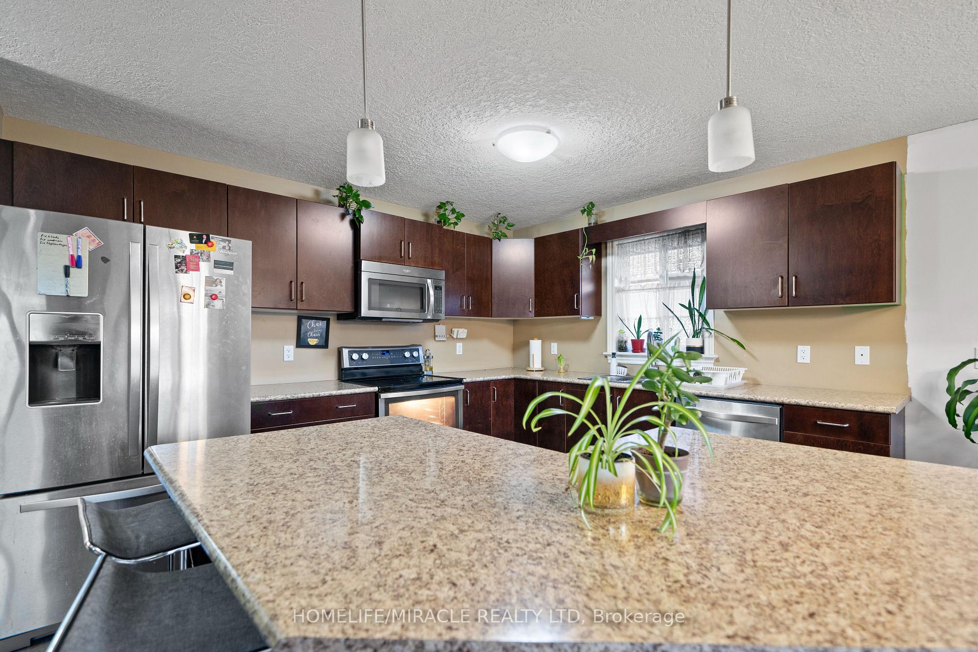 Photo 17 of 46 Freedom Crescent, Quinte West, Sidney Ward — HOMEH