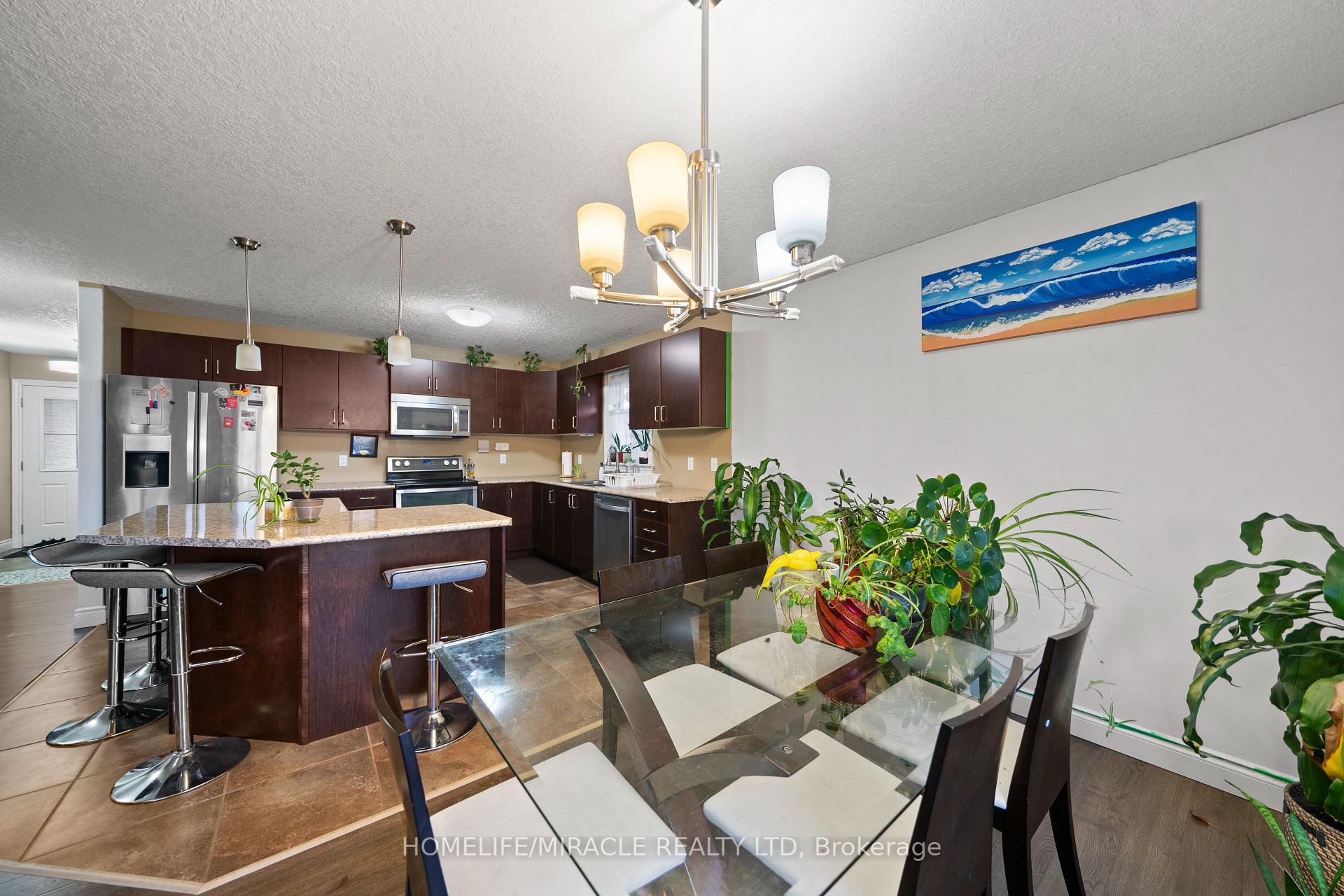 Photo 23 of 46 Freedom Crescent, Quinte West, Sidney Ward — HOMEH