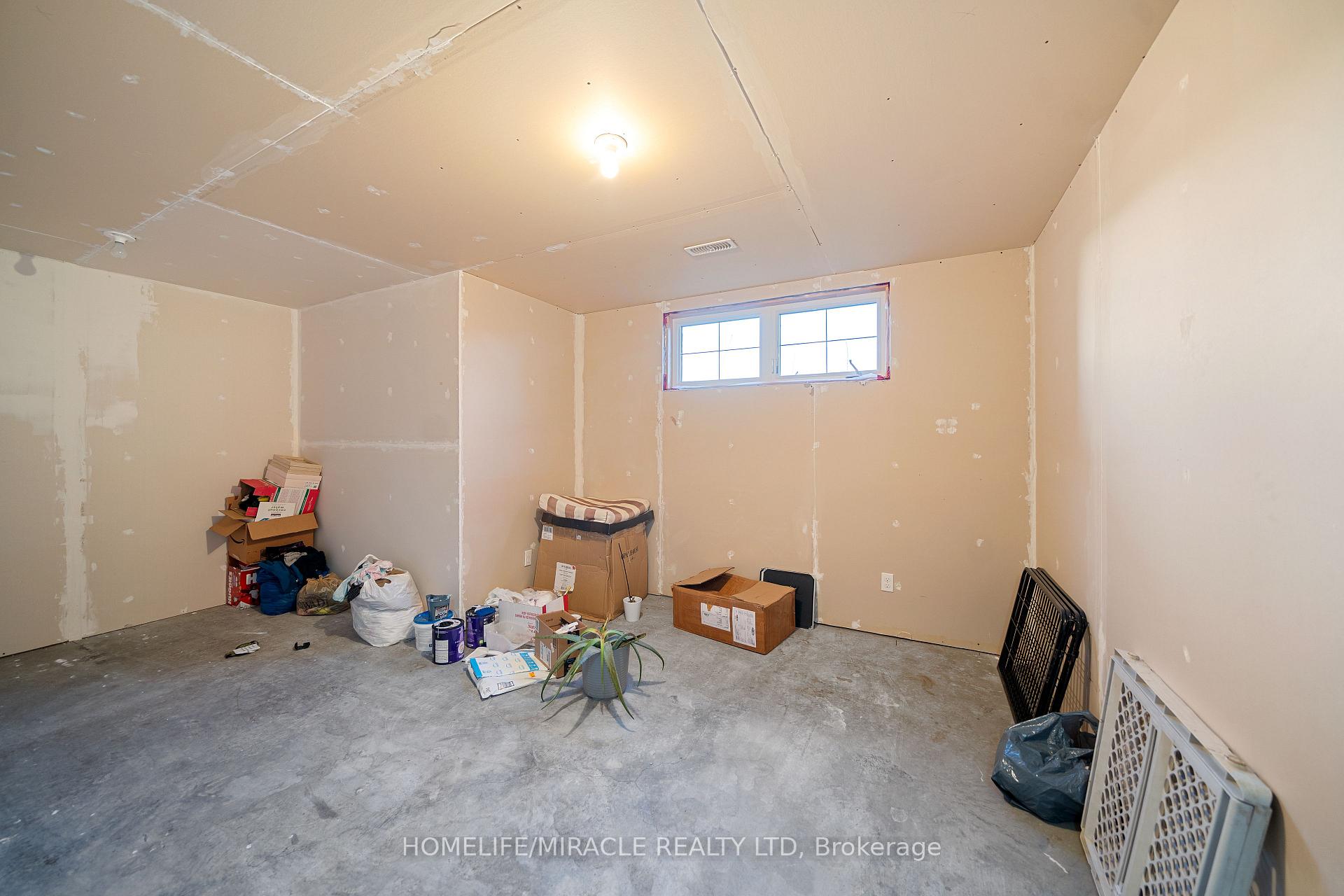 Photo 30 of 46 Freedom Crescent, Quinte West, Sidney Ward — HOMEH