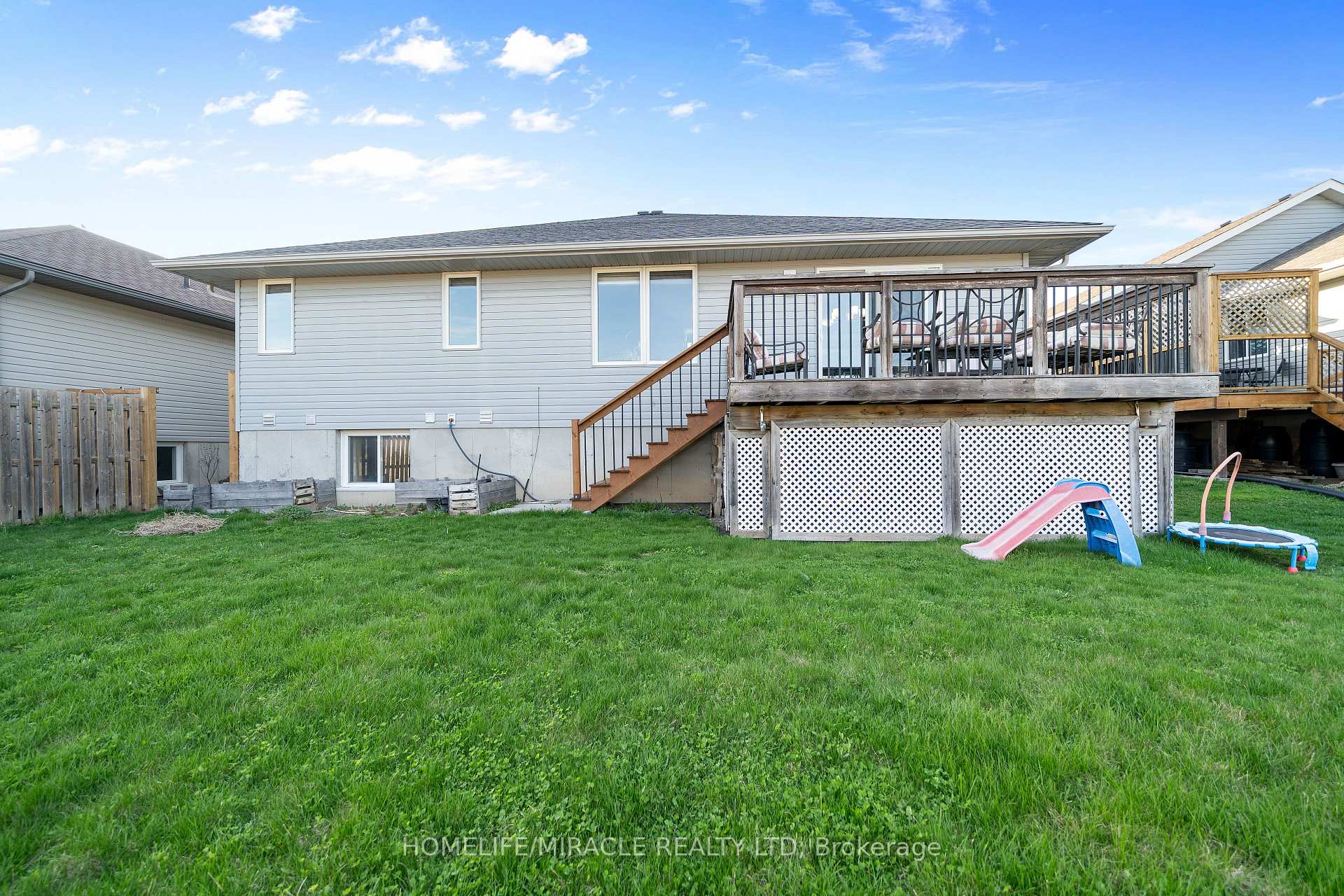 Photo 40 of 46 Freedom Crescent, Quinte West, Sidney Ward — HOMEH