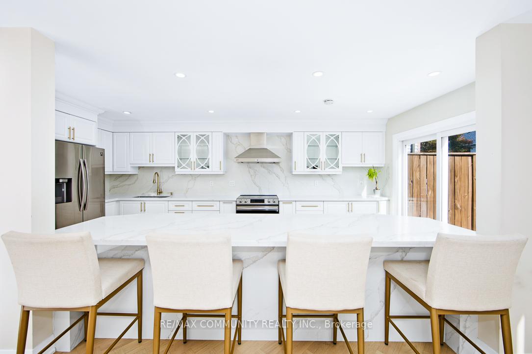 Photo 10 of 960 Mountcastle Crescent, Pickering, Liverpool — HOMEH