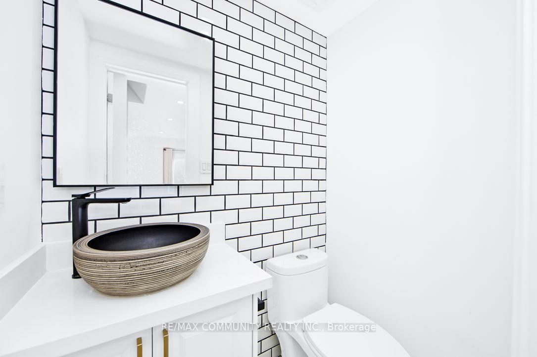 Photo 13 of 960 Mountcastle Crescent, Pickering, Liverpool — HOMEH