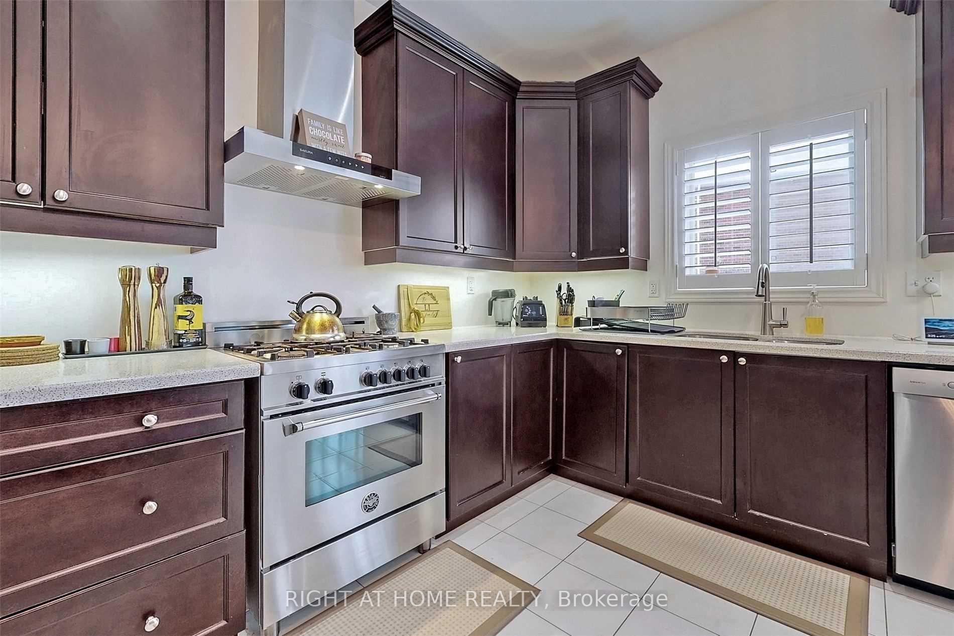 Photo 2 of 2032 Hunking Drive, Oshawa, Taunton — HOMEH