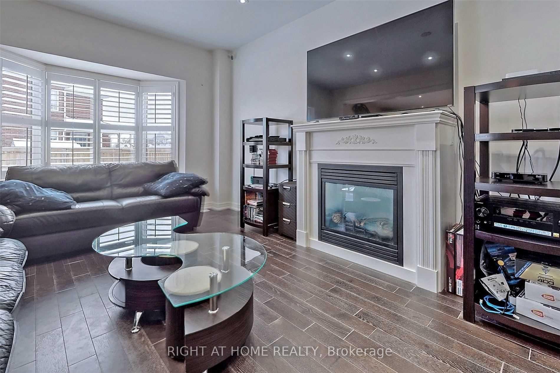 Photo 9 of 2032 Hunking Drive, Oshawa, Taunton — HOMEH
