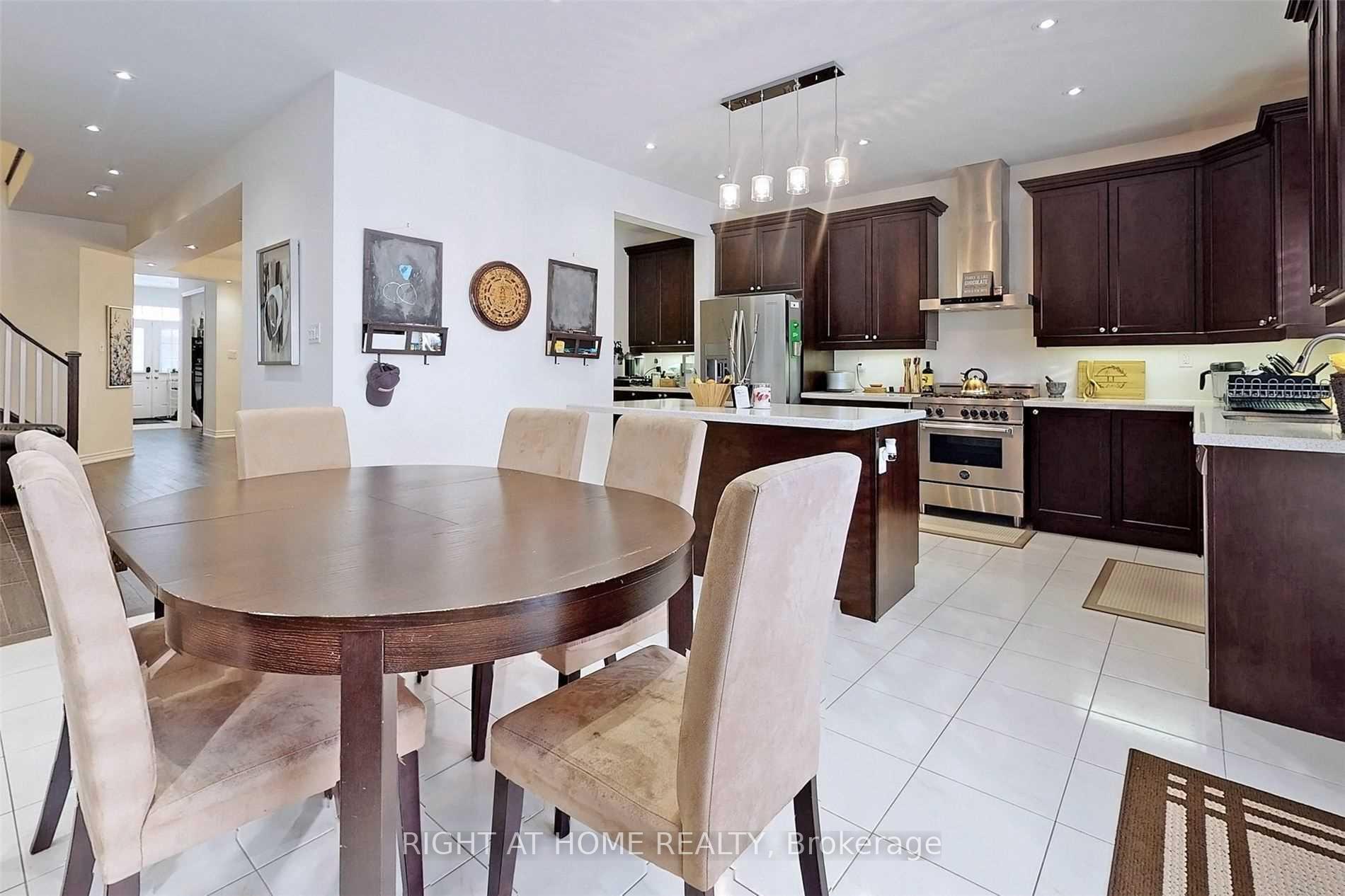 Photo 11 of 2032 Hunking Drive, Oshawa, Taunton — HOMEH