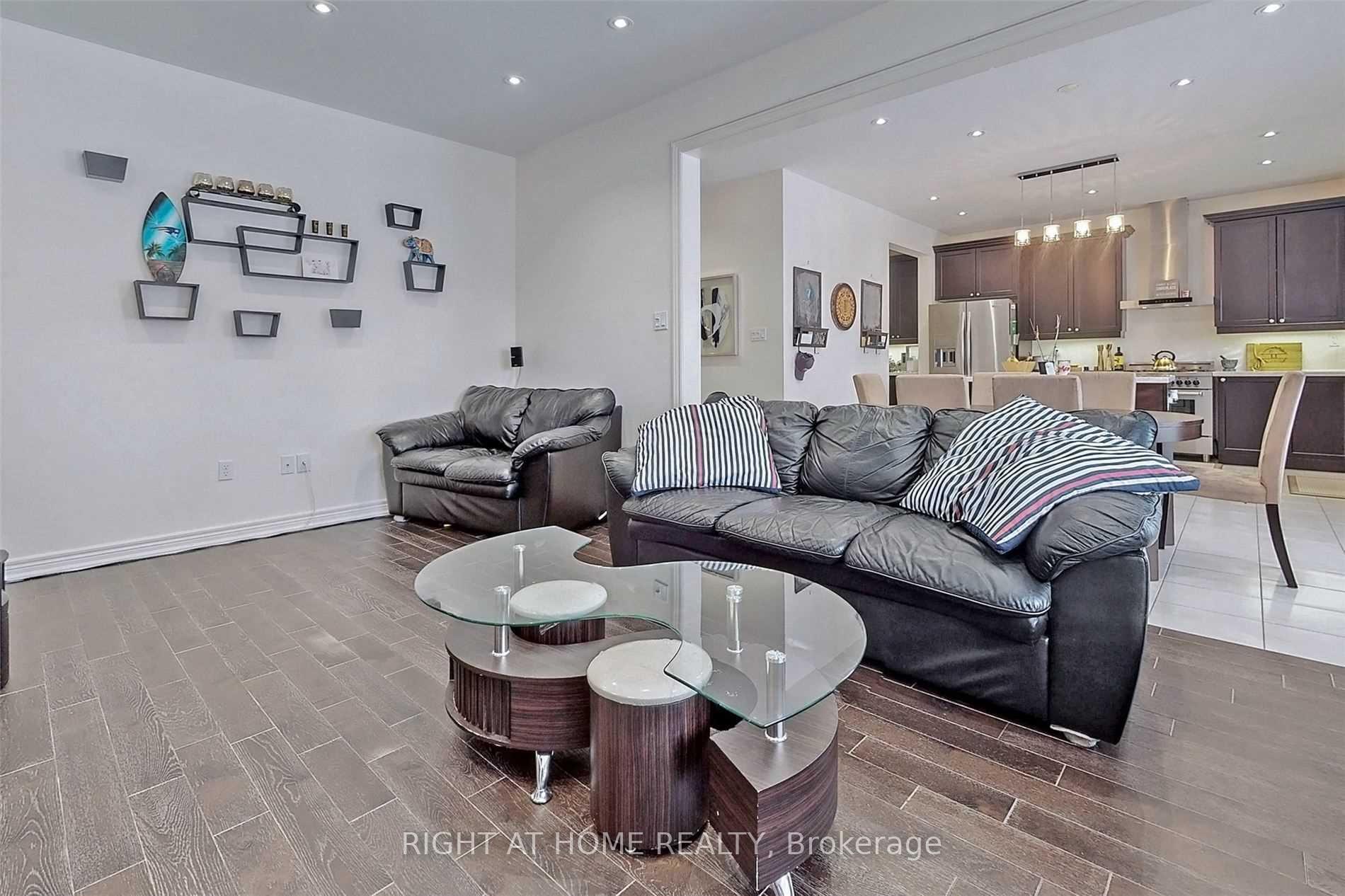 Photo 16 of 2032 Hunking Drive, Oshawa, Taunton — HOMEH
