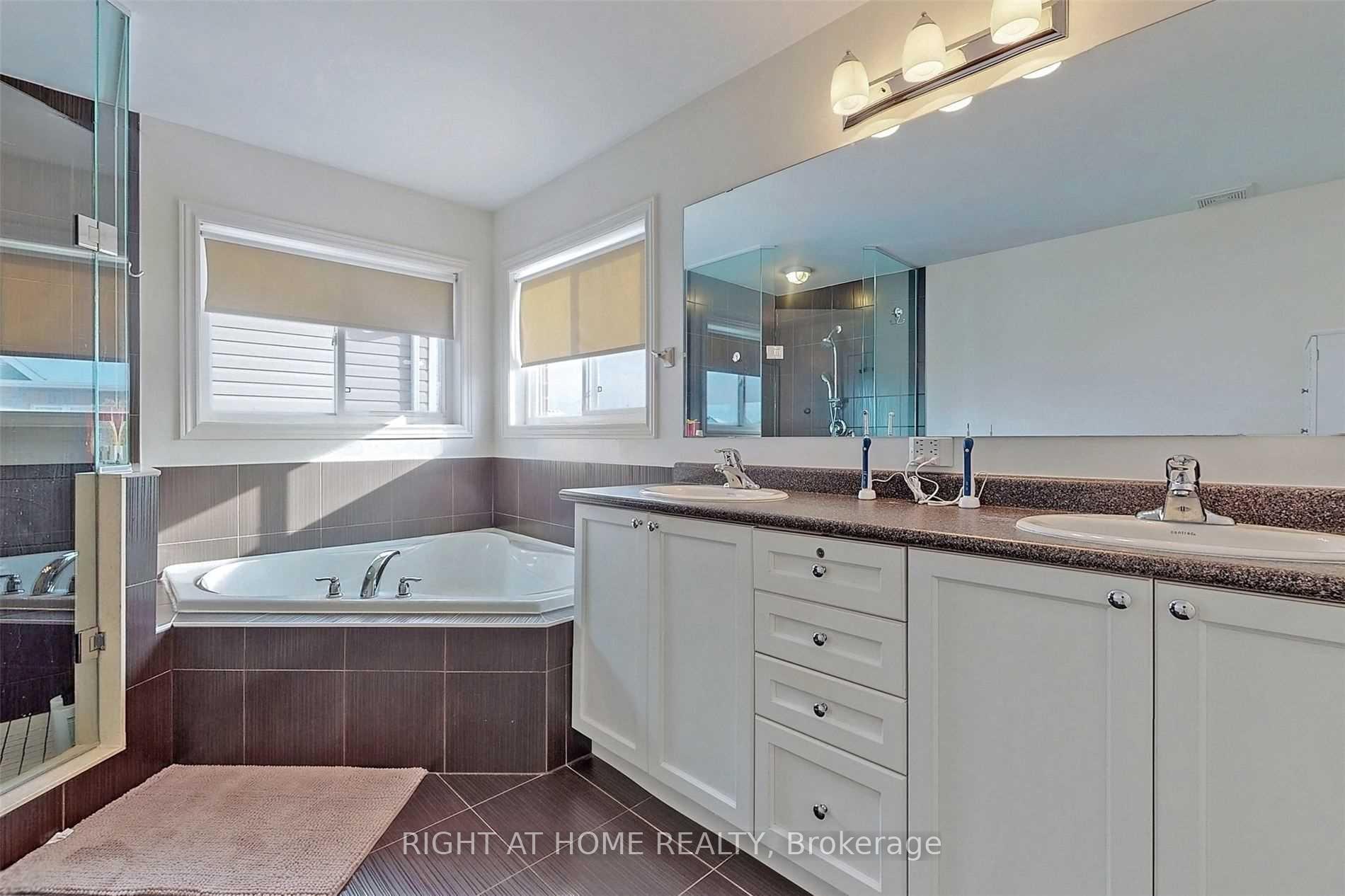 Photo 19 of 2032 Hunking Drive, Oshawa, Taunton — HOMEH