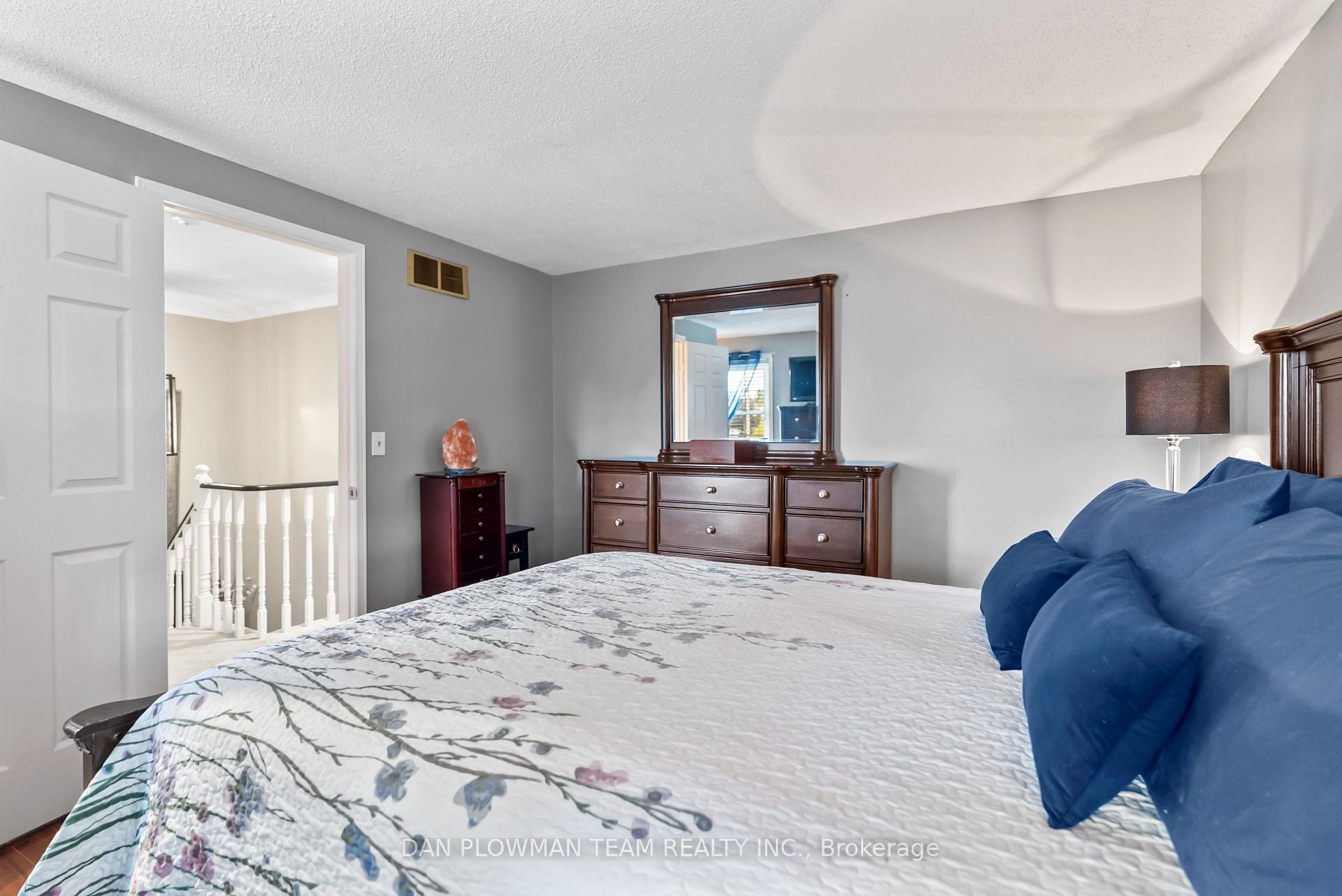 Photo 2 of 1509 Connery Crescent, Oshawa, Lakeview — HOMEH