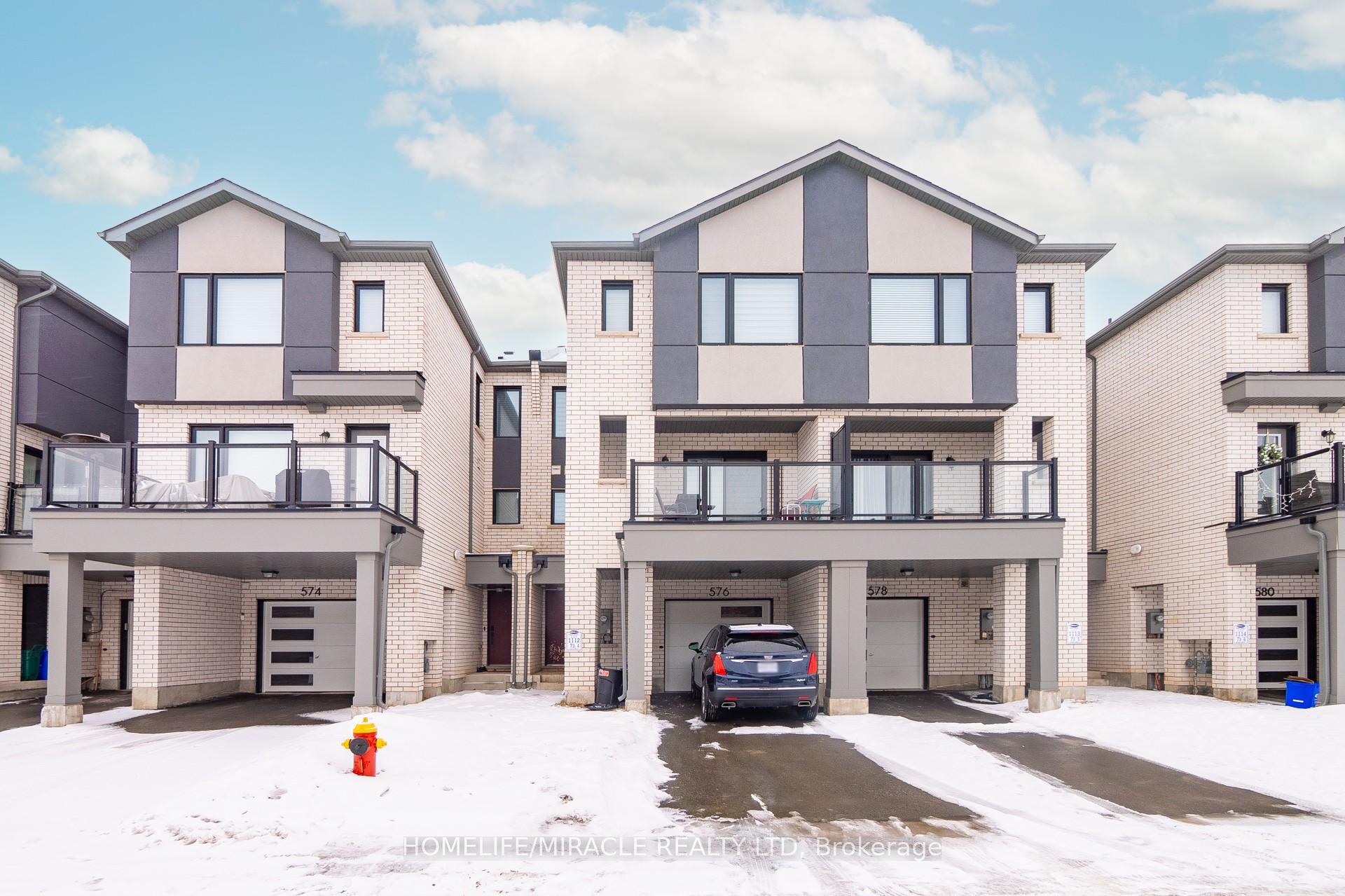 Front of 576 Bellflower Court