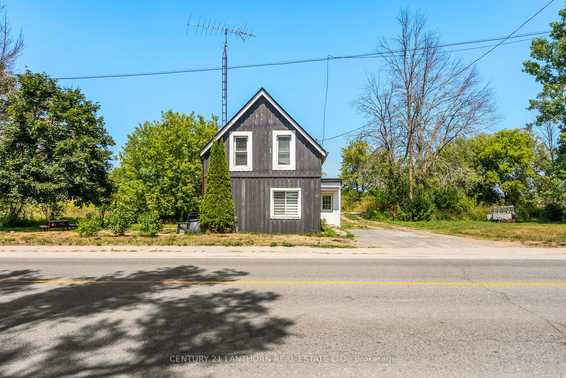 Photo 1 of 43 Stanley Street, Prince Edward County, Bloomfield Ward — HOMEH