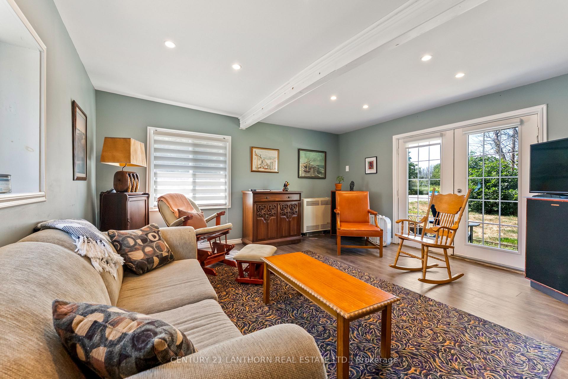 Photo 3 of 43 Stanley Street, Prince Edward County, Bloomfield Ward — HOMEH