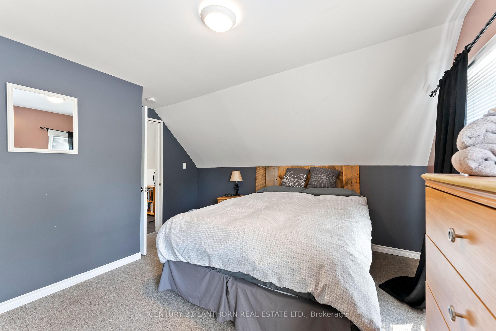 Photo 15 of 43 Stanley Street, Prince Edward County, Bloomfield Ward — HOMEH