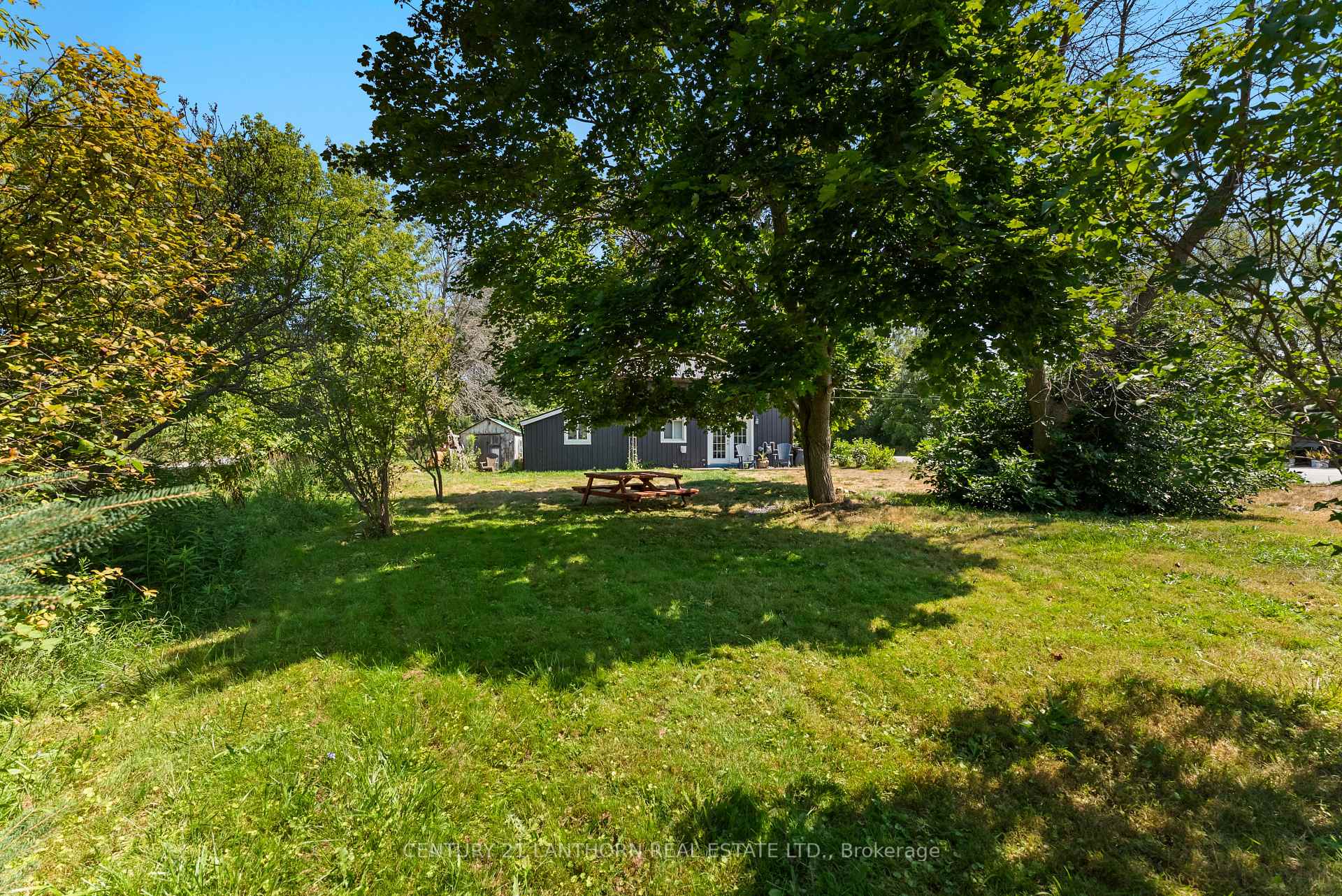 Photo 19 of 43 Stanley Street, Prince Edward County, Bloomfield Ward — HOMEH