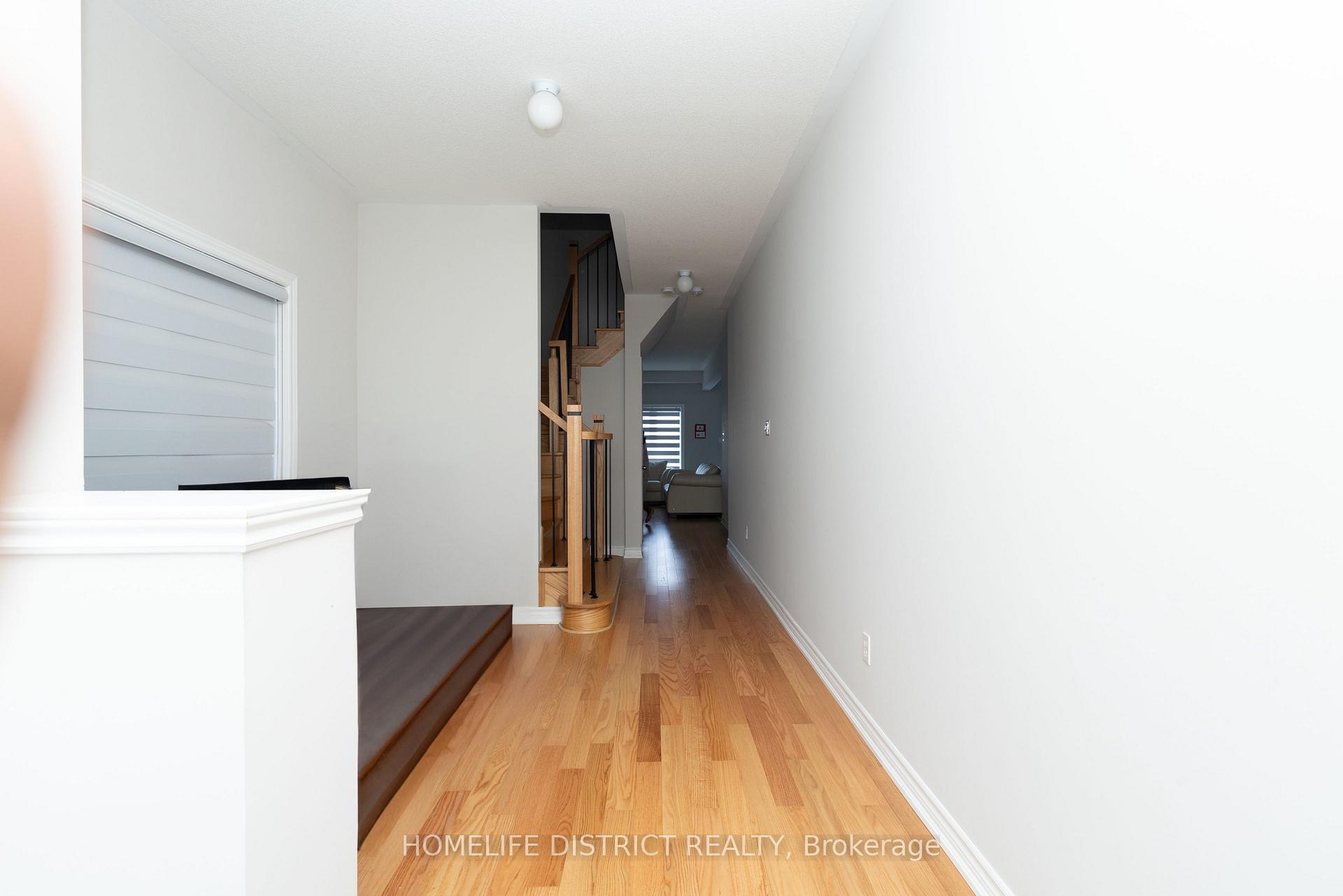 Photo 4 of 1085 Skyridge Boulevard, Pickering, Rural Pickering — HOMEH
