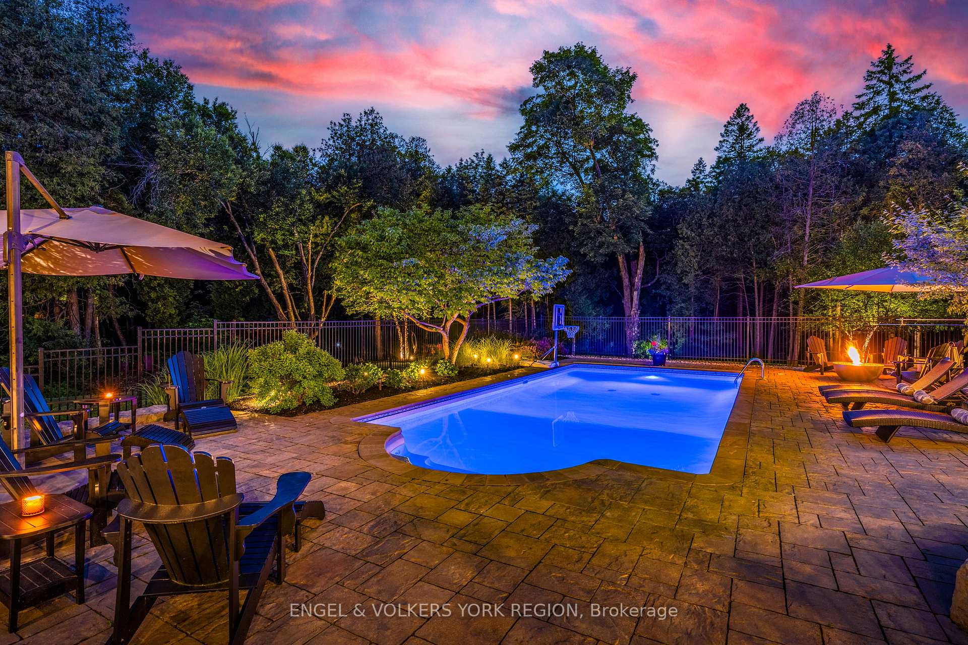 Photo 2 of 5175 Pineridge Drive, Milton, Rural Nassagaweya — HOMEH