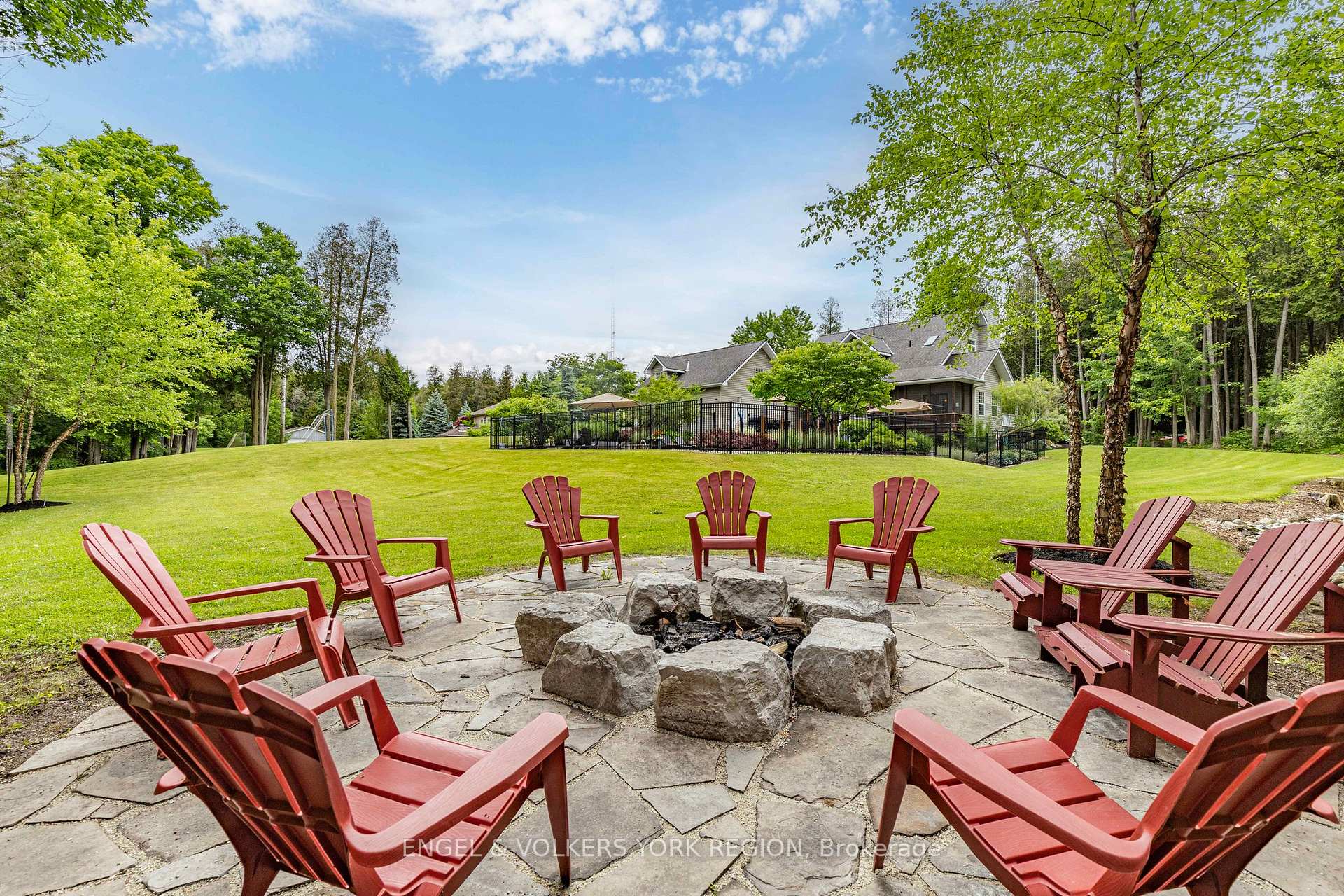 Photo 8 of 5175 Pineridge Drive, Milton, Rural Nassagaweya — HOMEH