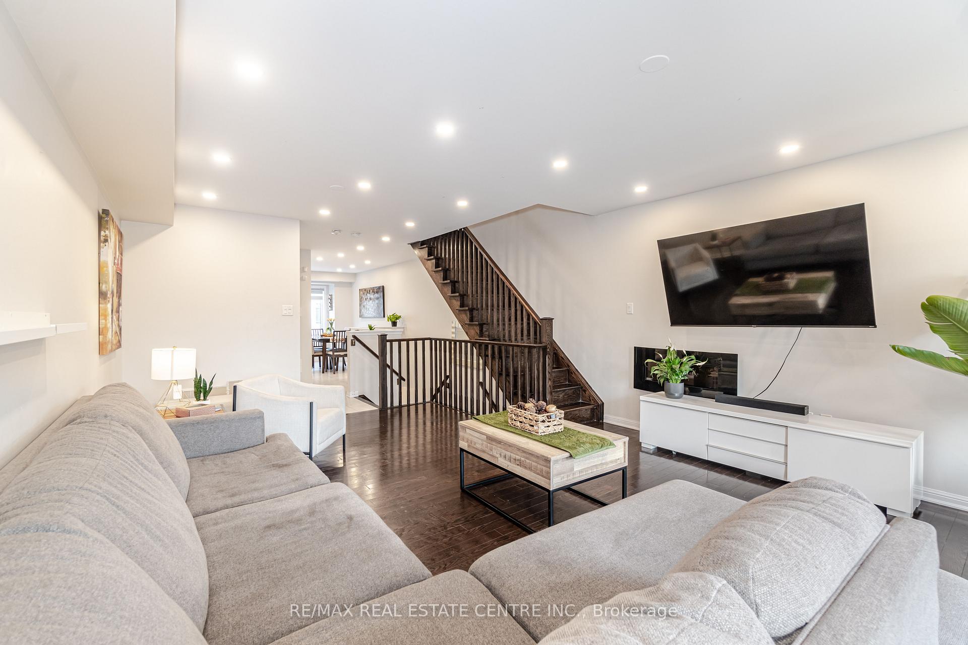 Photo 5 of Unit 60, 6020 derry Road E, Milton, Scott — HOMEH