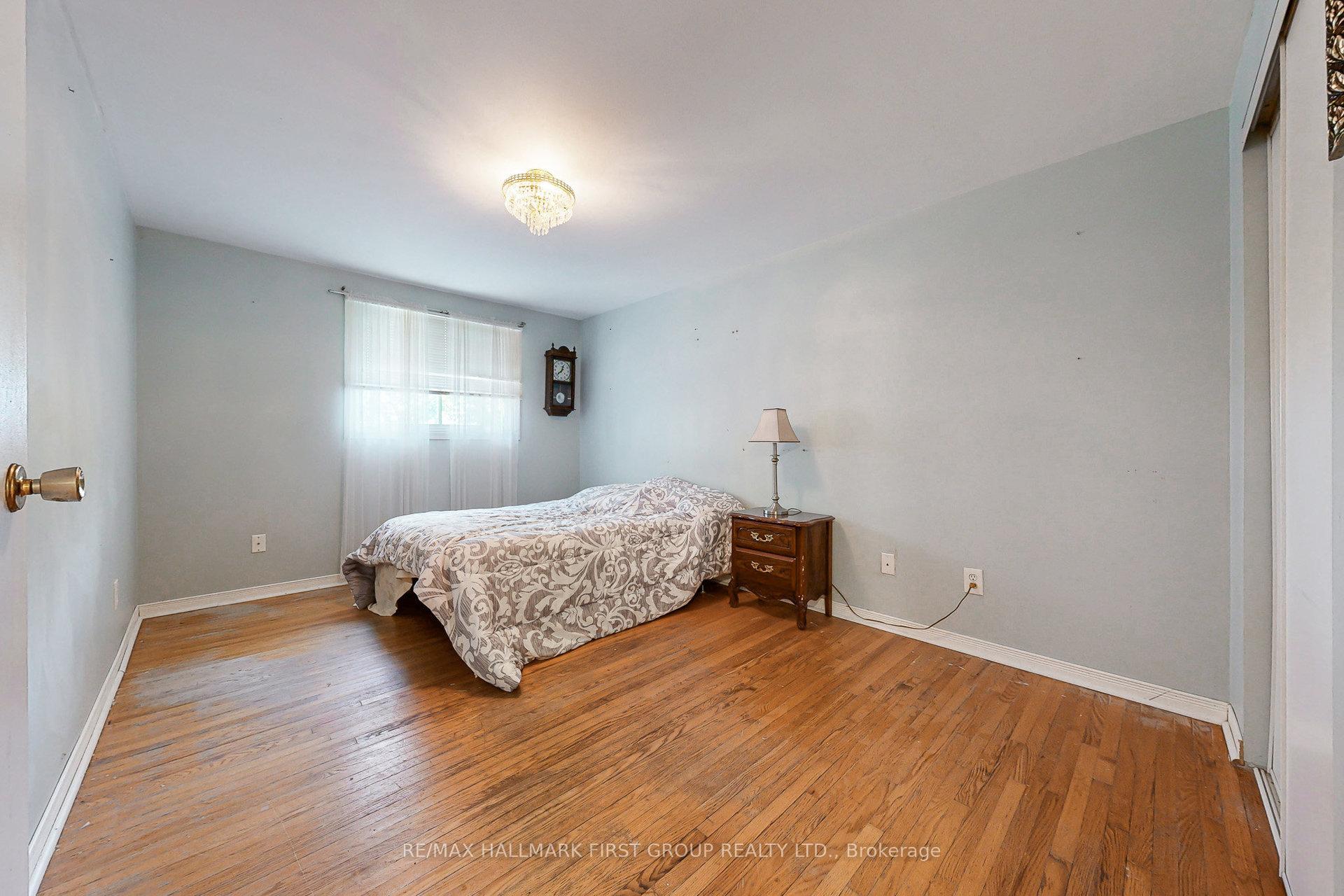 Photo 19 of 1119 Valley Court, Oshawa, Lakeview — HOMEH
