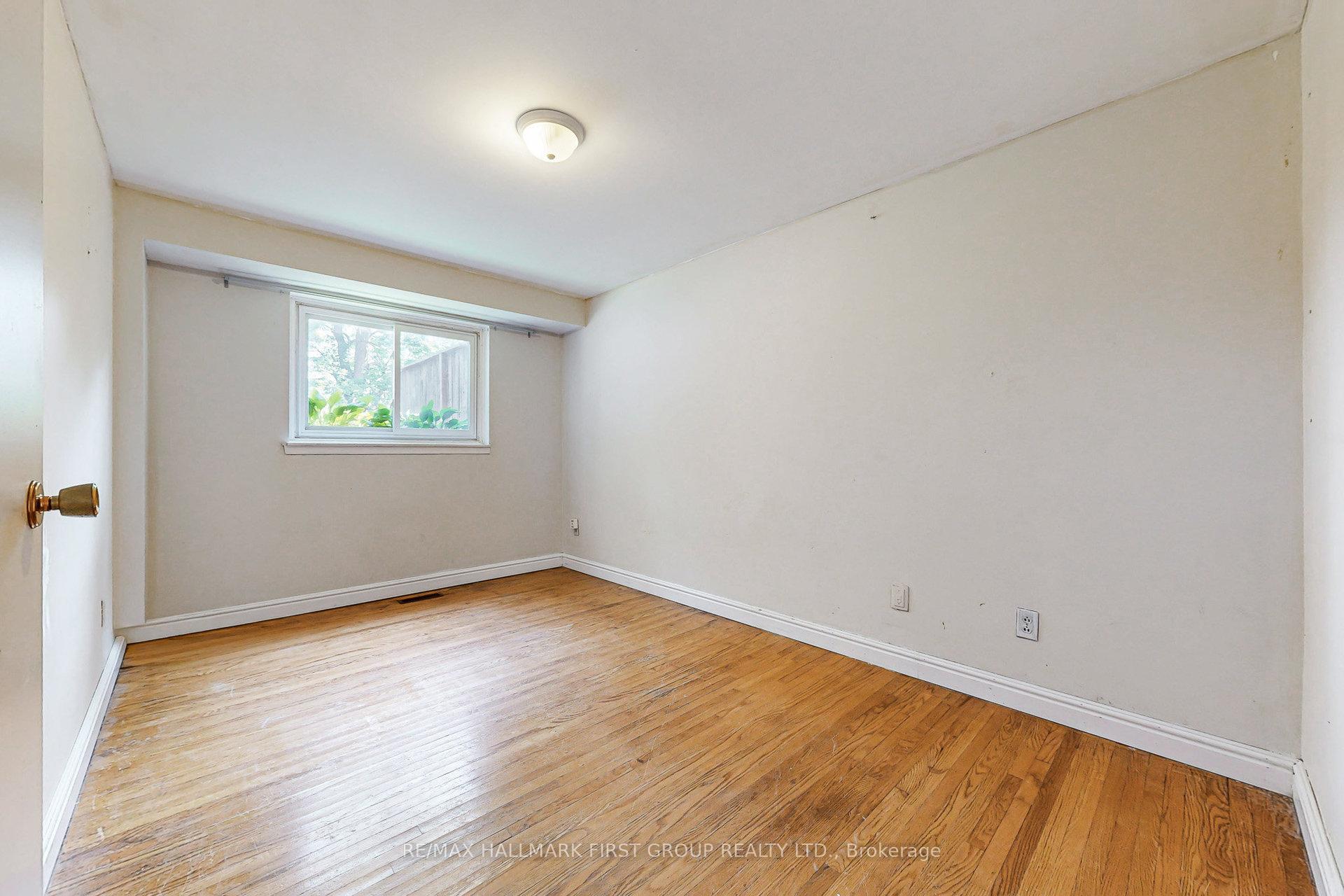 Photo 25 of 1119 Valley Court, Oshawa, Lakeview — HOMEH