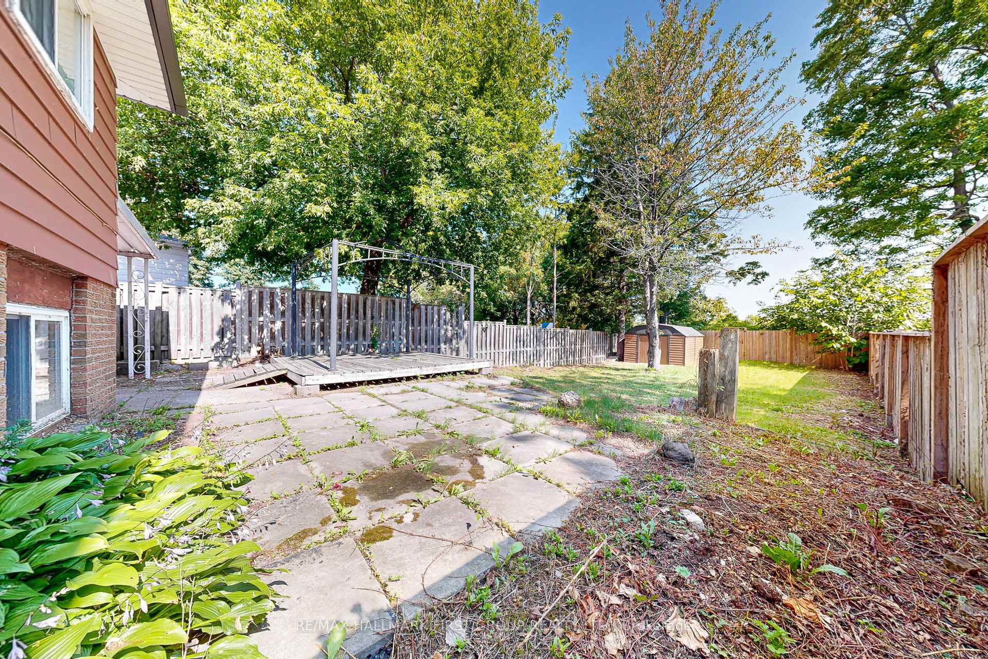 Photo 35 of 1119 Valley Court, Oshawa, Lakeview — HOMEH