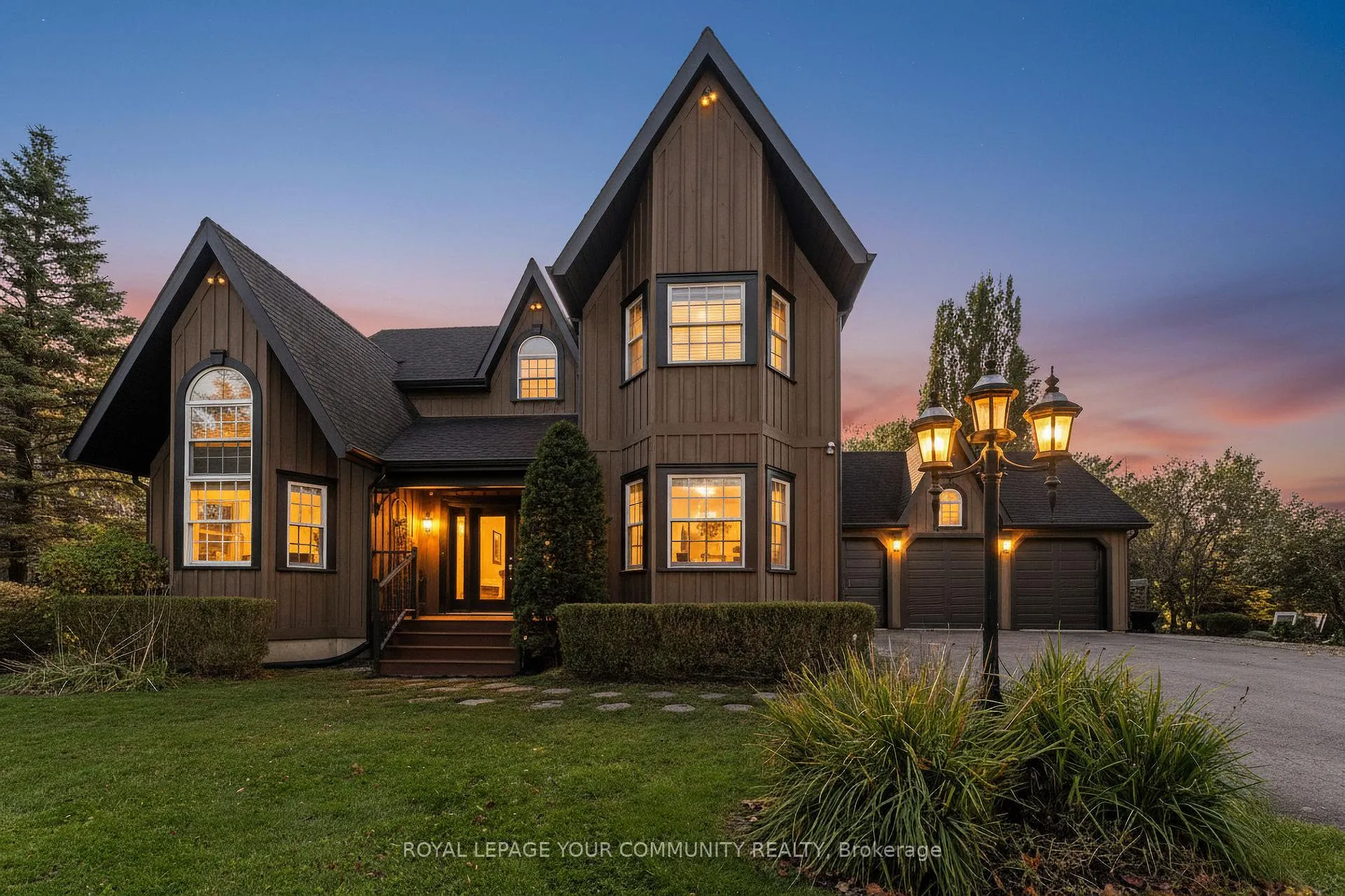 Front of 1645 Acorn Lane