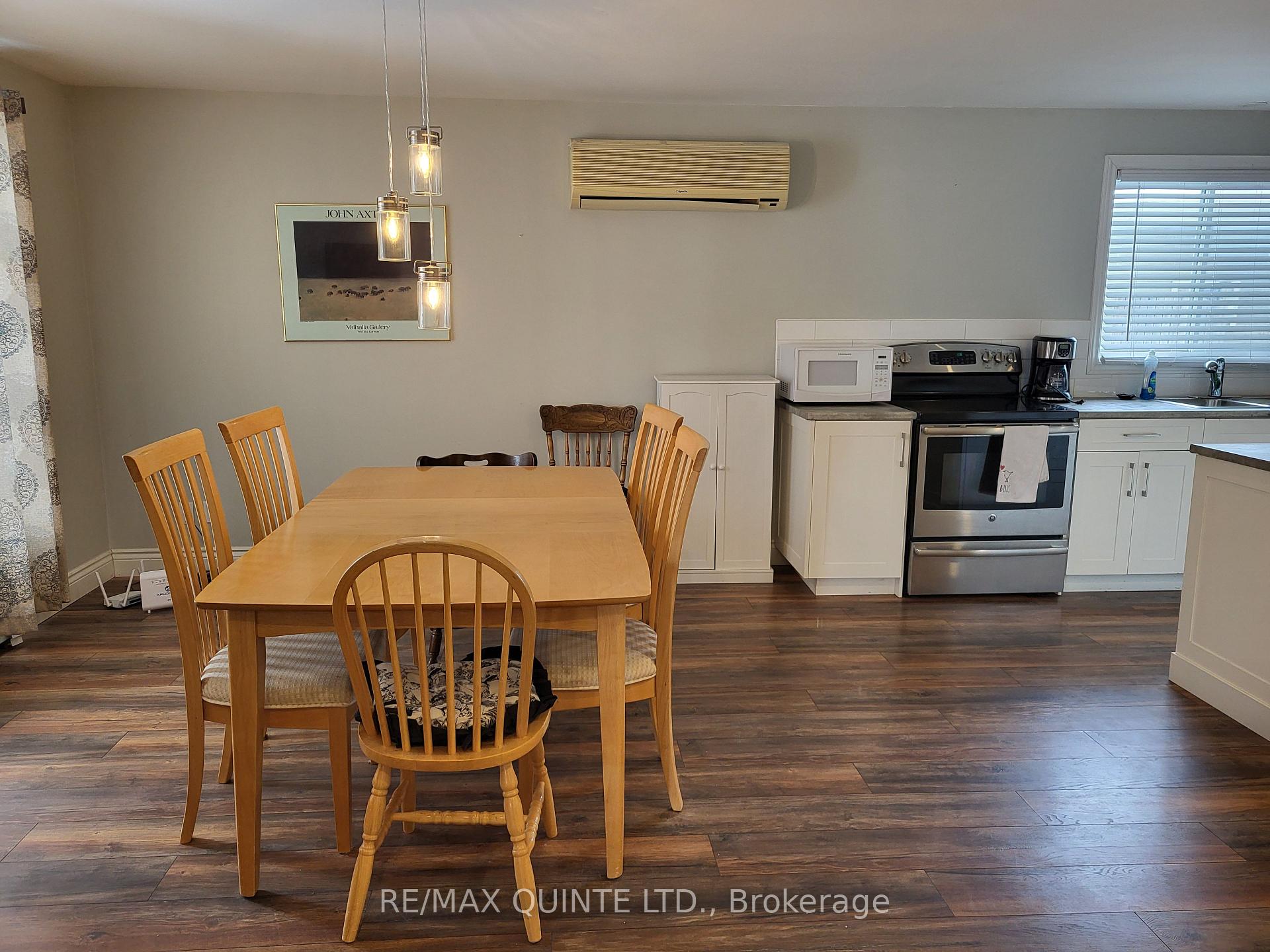 Photo 4 of Unit Upper Unit, 12 Lake Street, Prince Edward County, Picton Ward — HOMEH