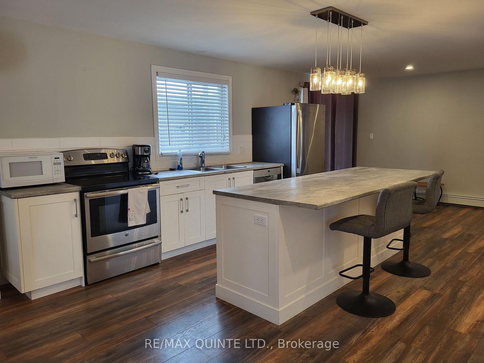 Photo 7 of Unit Upper Unit, 12 Lake Street, Prince Edward County, Picton Ward — HOMEH