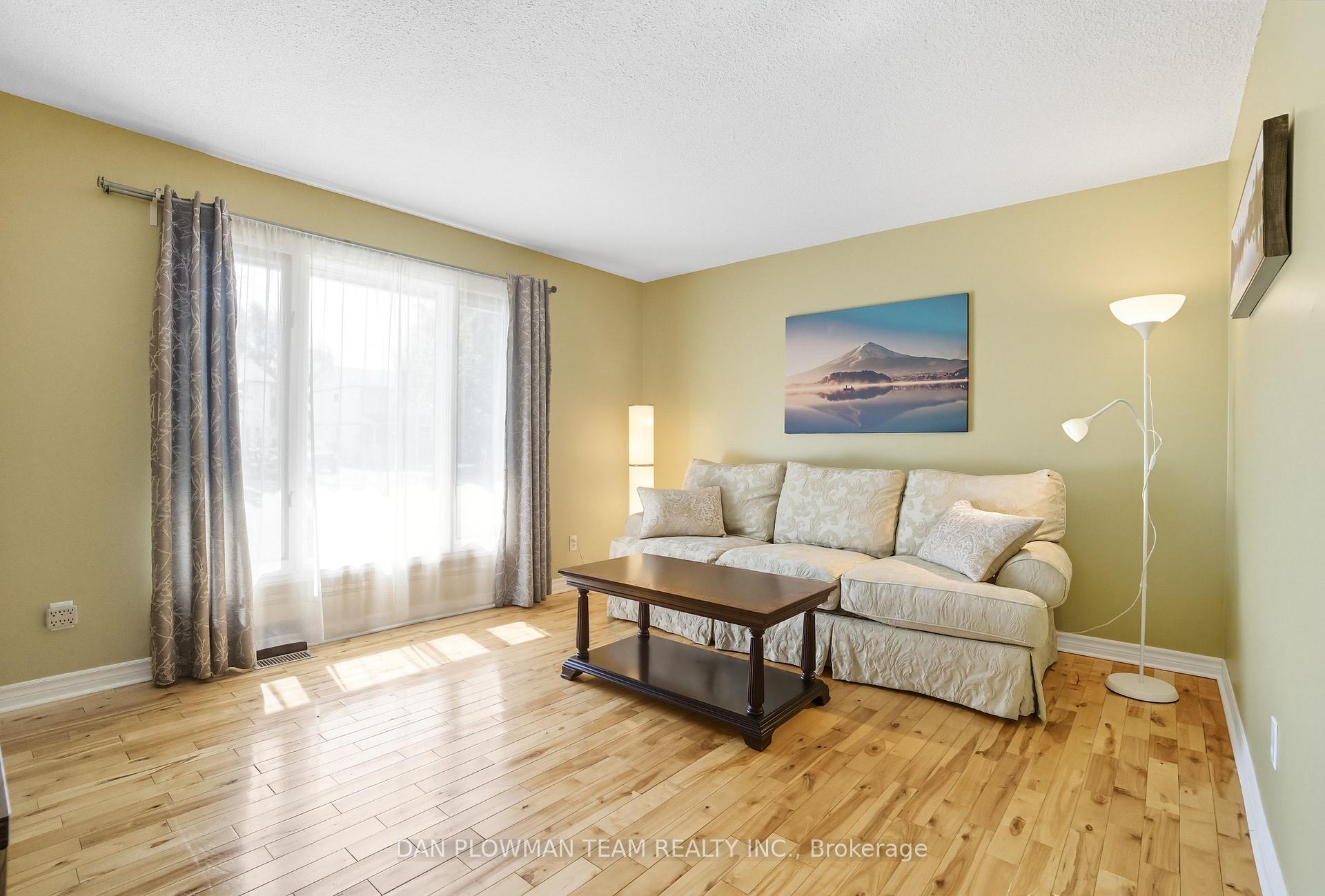 Photo 2 of 296 Phillip Murray Avenue, Oshawa, Lakeview — HOMEH
