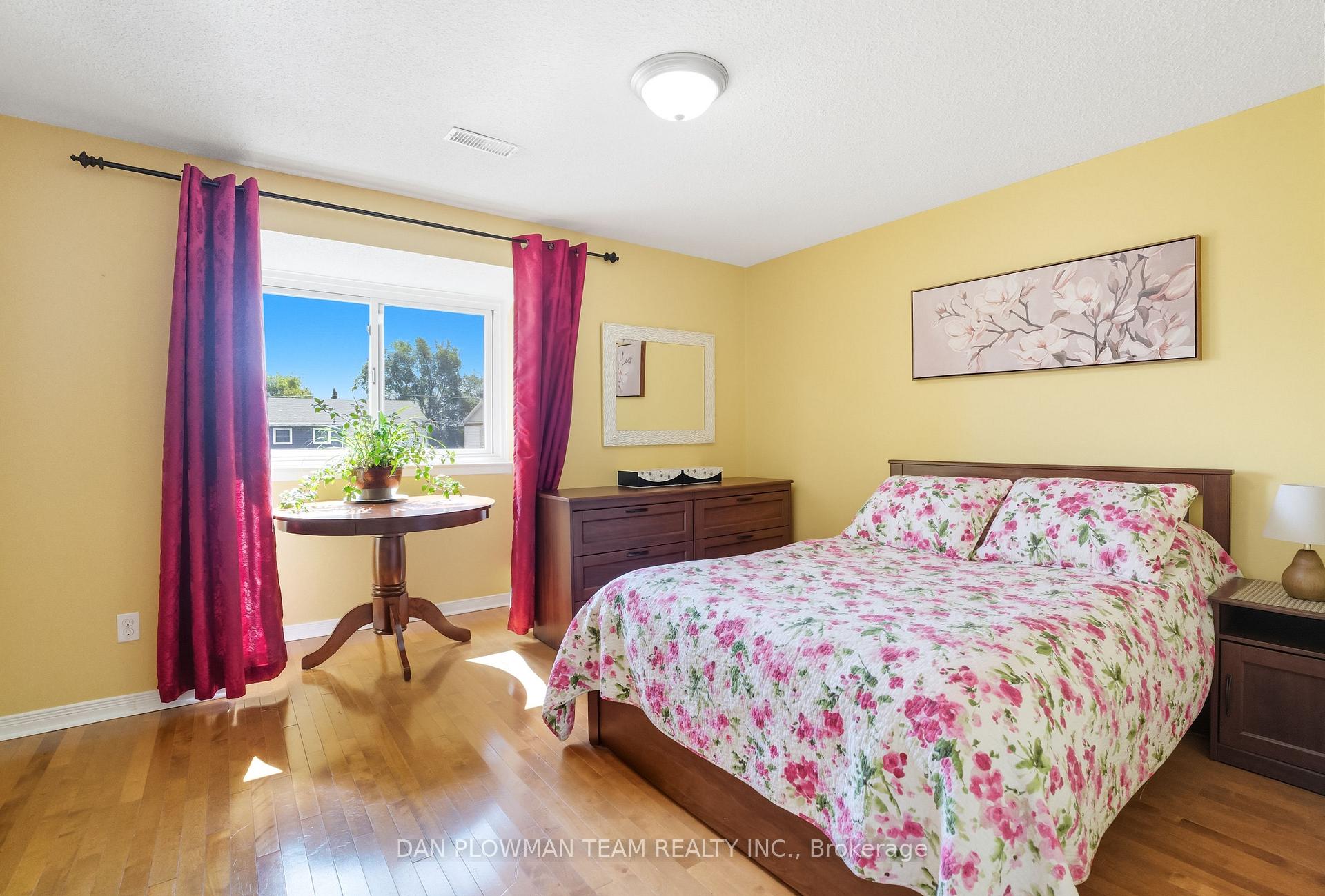 Photo 13 of 296 Phillip Murray Avenue, Oshawa, Lakeview — HOMEH