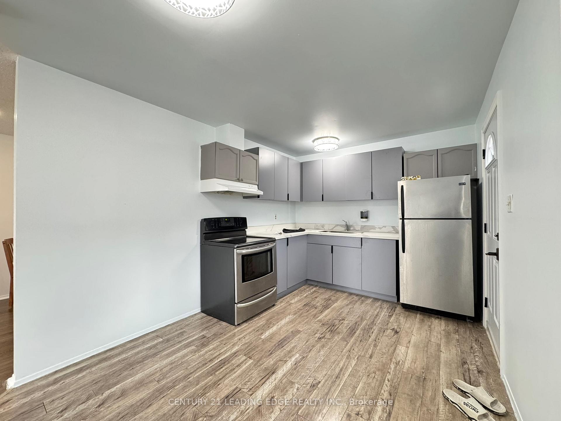 Photo 3 of Unit Upper, 29 Wellington Avenue E, Oshawa, Farewell — HOMEH