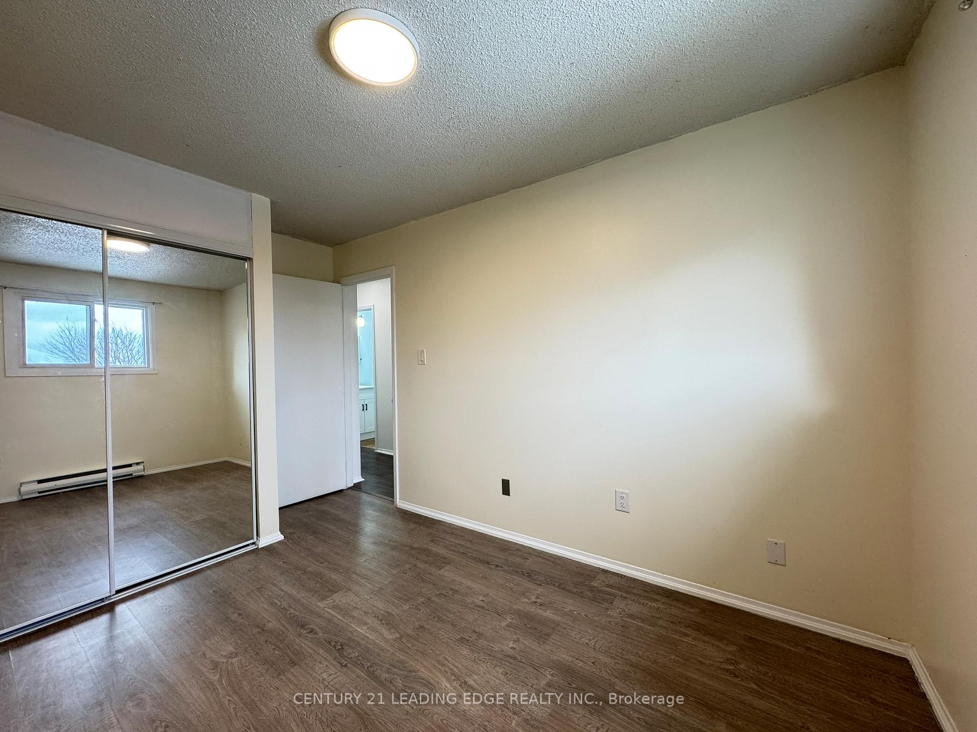 Photo 6 of Unit Upper, 29 Wellington Avenue E, Oshawa, Farewell — HOMEH