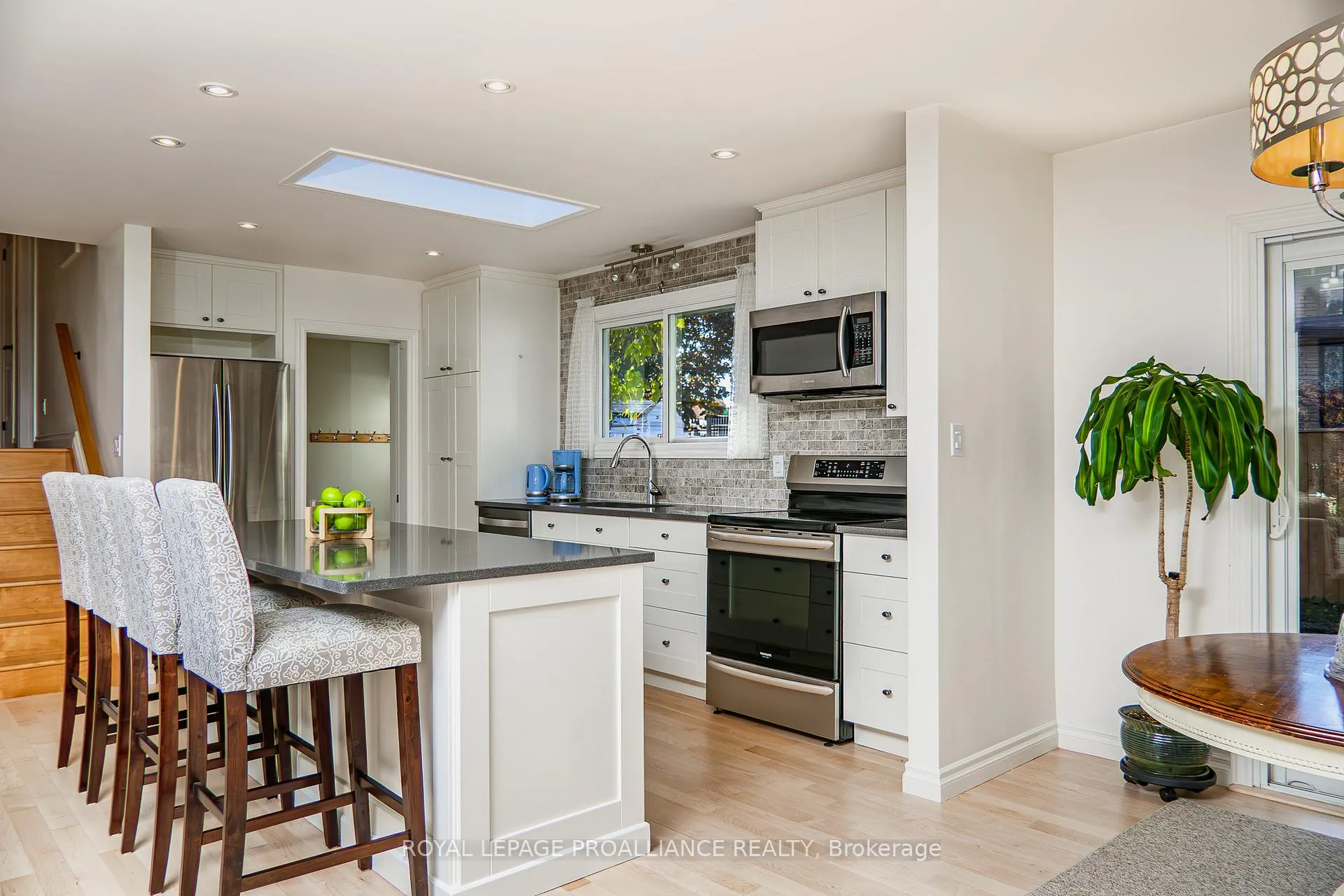Photo 31 of 39 Parkview Heights, Quinte West, Trenton Ward — HOMEH