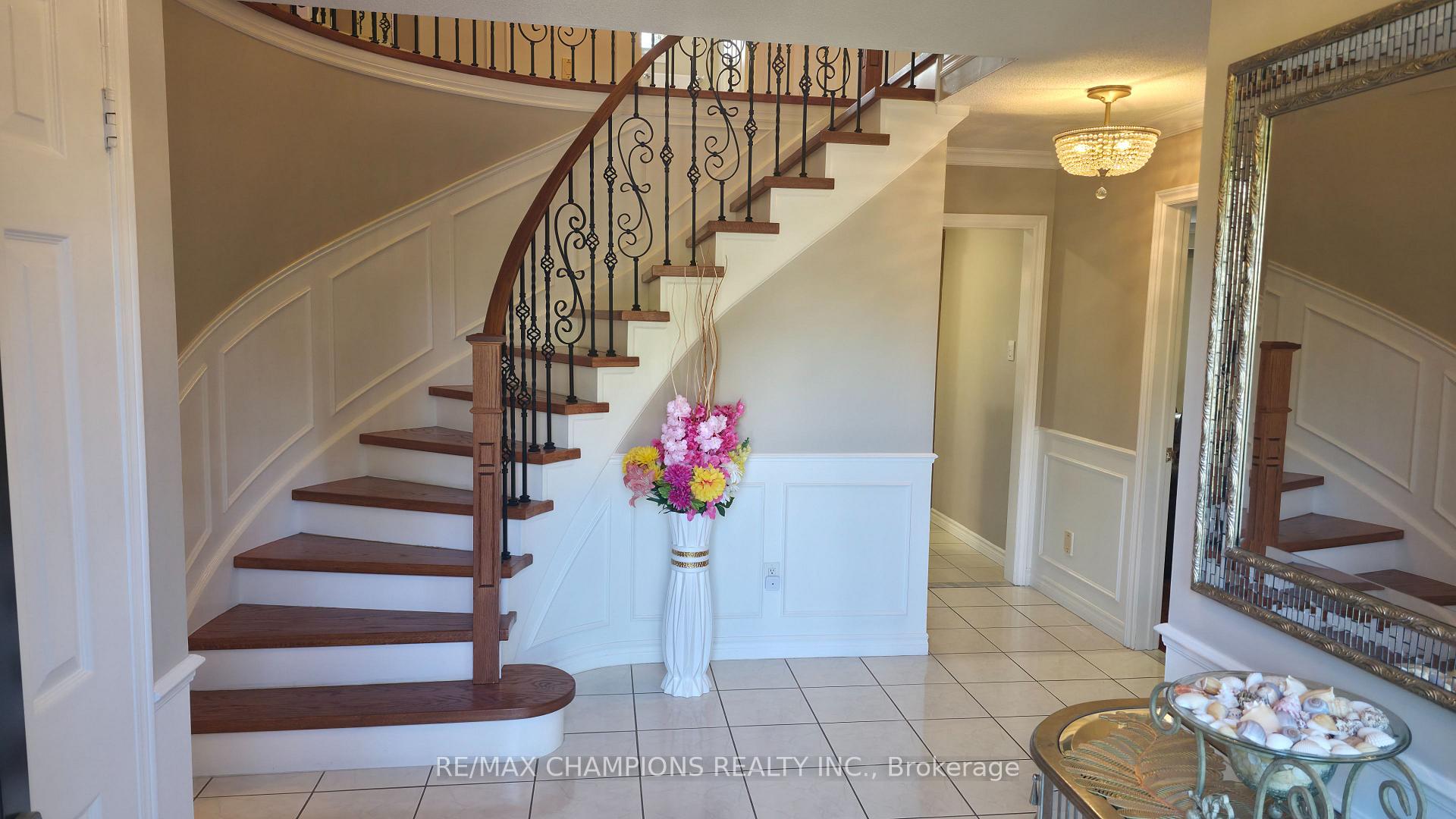 Photo 3 of 1685 Dellbrook Avenue, Pickering, Brock Ridge — HOMEH