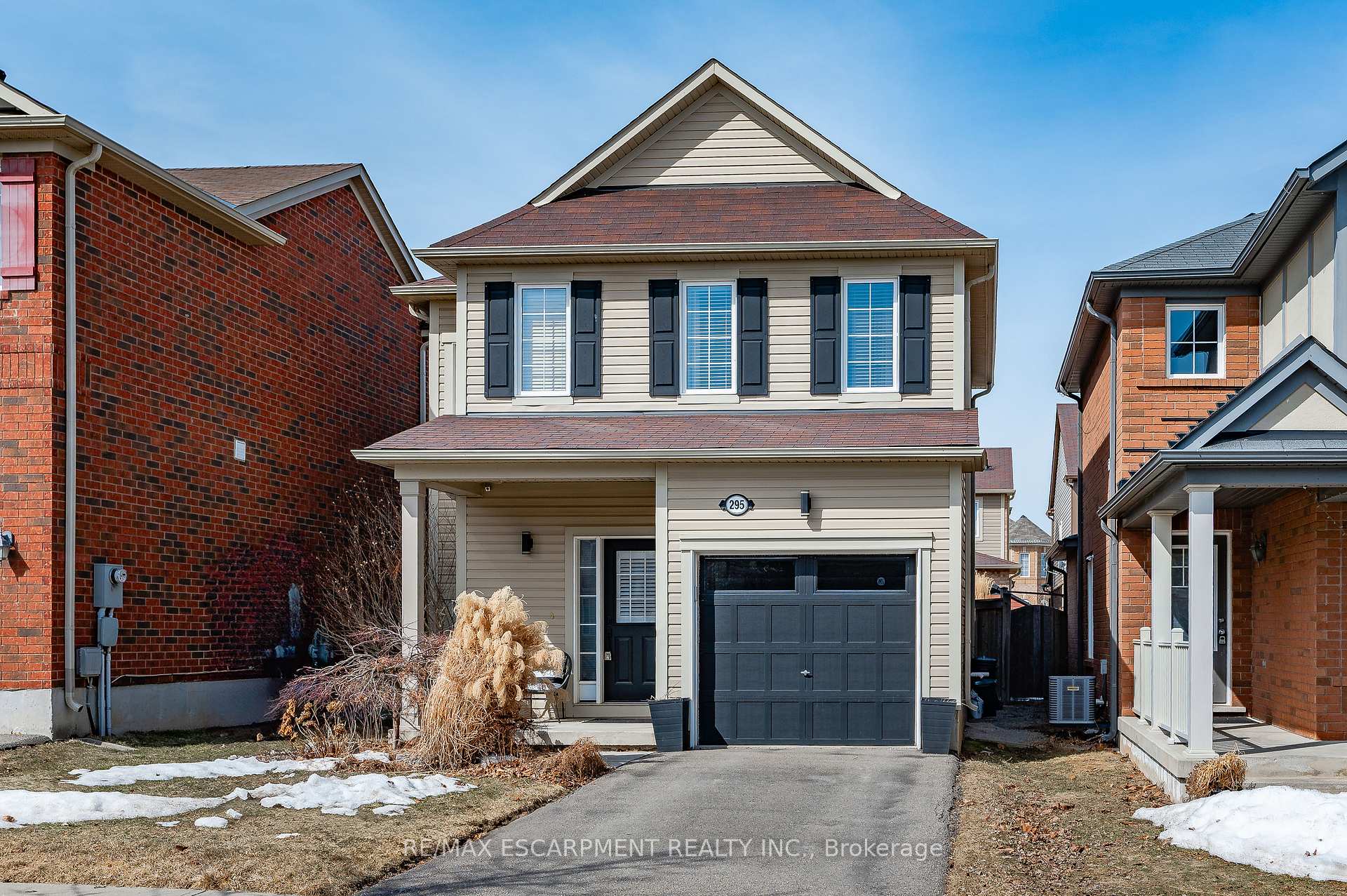 Photo 4 of 295 Ruhl Drive, Milton, Willmott — HOMEH