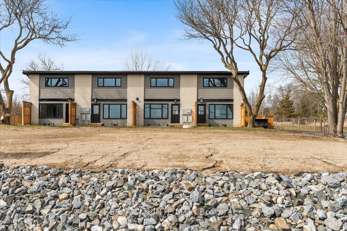 Photo 2 of Unit 3, 865 Old Highway 2, Quinte West, Sidney Ward — HOMEH