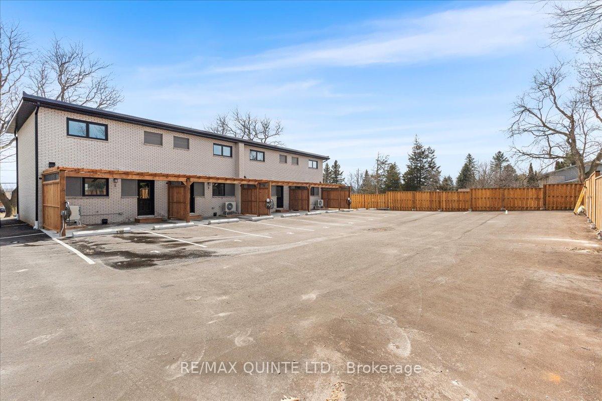 Photo 4 of Unit 3, 865 Old Highway 2, Quinte West, Sidney Ward — HOMEH