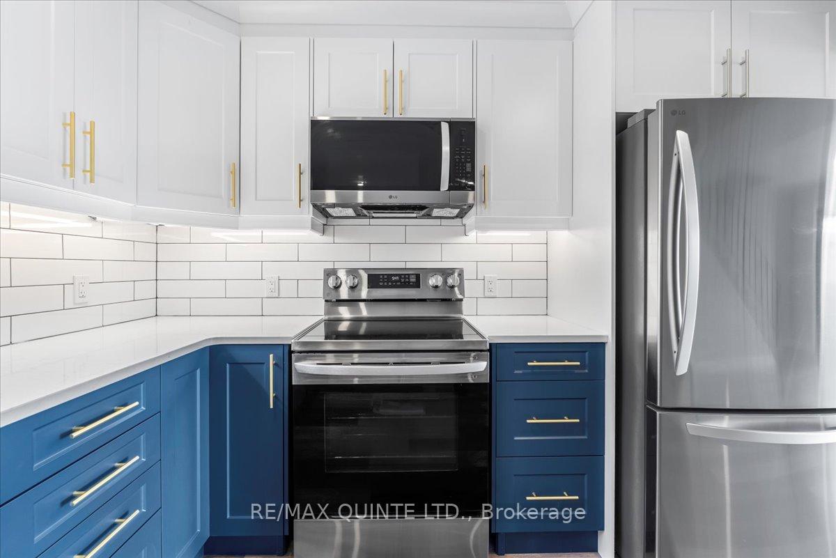Photo 10 of Unit 3, 865 Old Highway 2, Quinte West, Sidney Ward — HOMEH