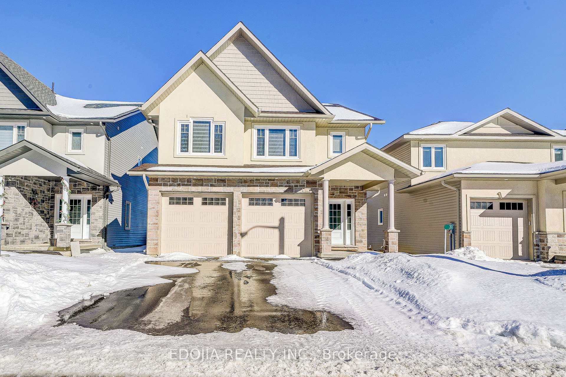 Front of 31 Rosy Beach Court