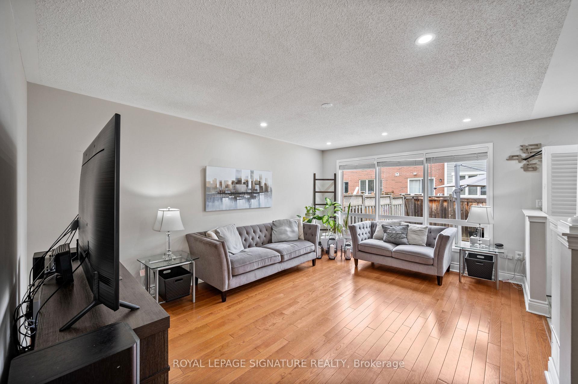 Photo 7 of 352 Baverstock Crescent, Milton, Clarke — HOMEH