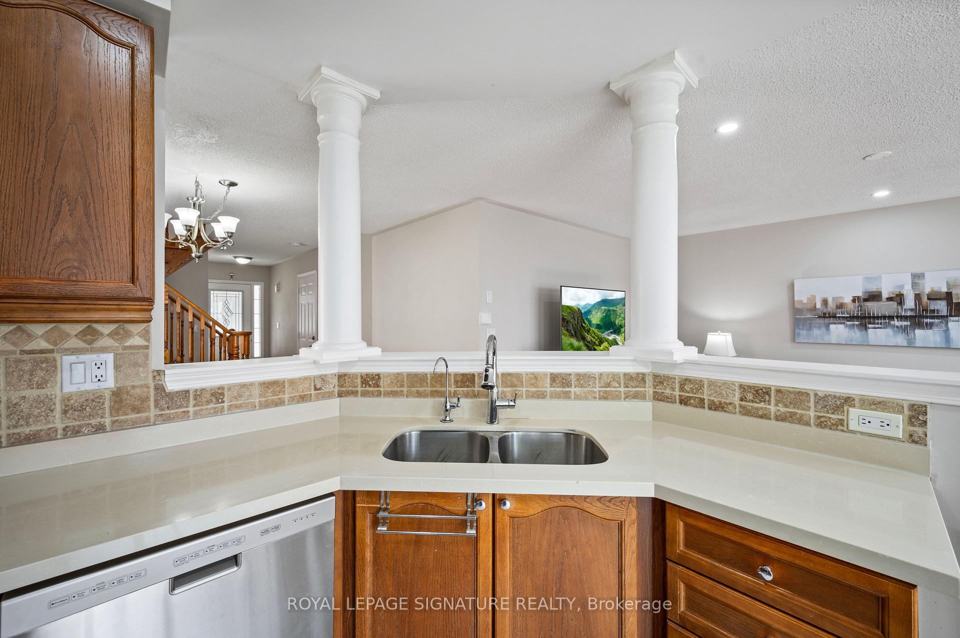 Photo 12 of 352 Baverstock Crescent, Milton, Clarke — HOMEH