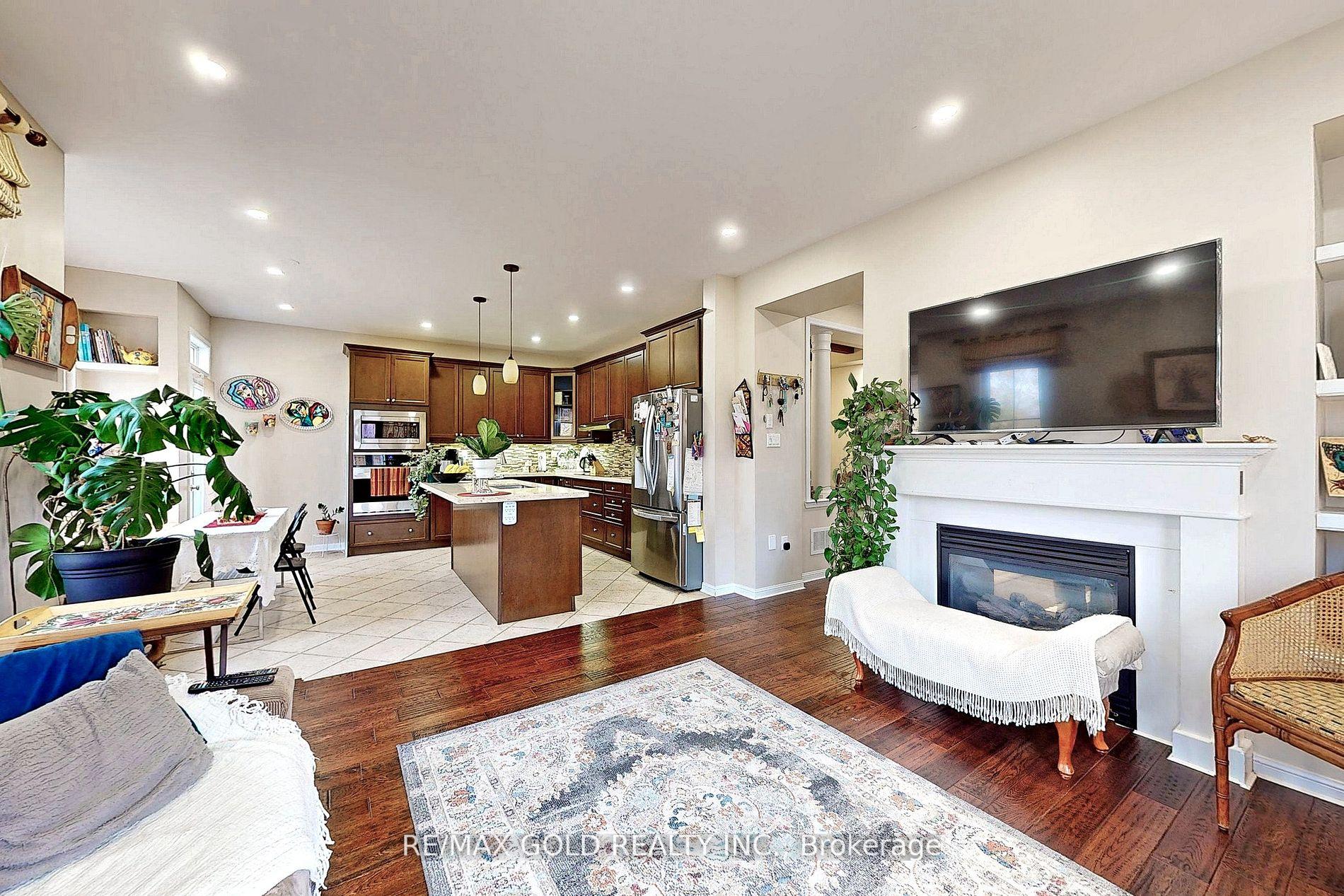 Photo 15 of Unit Upper, 301 Peregrine Way, Milton, Scott — HOMEH