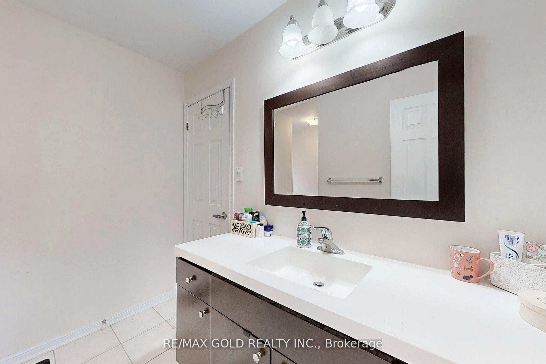 Photo 29 of Unit Upper, 301 Peregrine Way, Milton, Scott — HOMEH