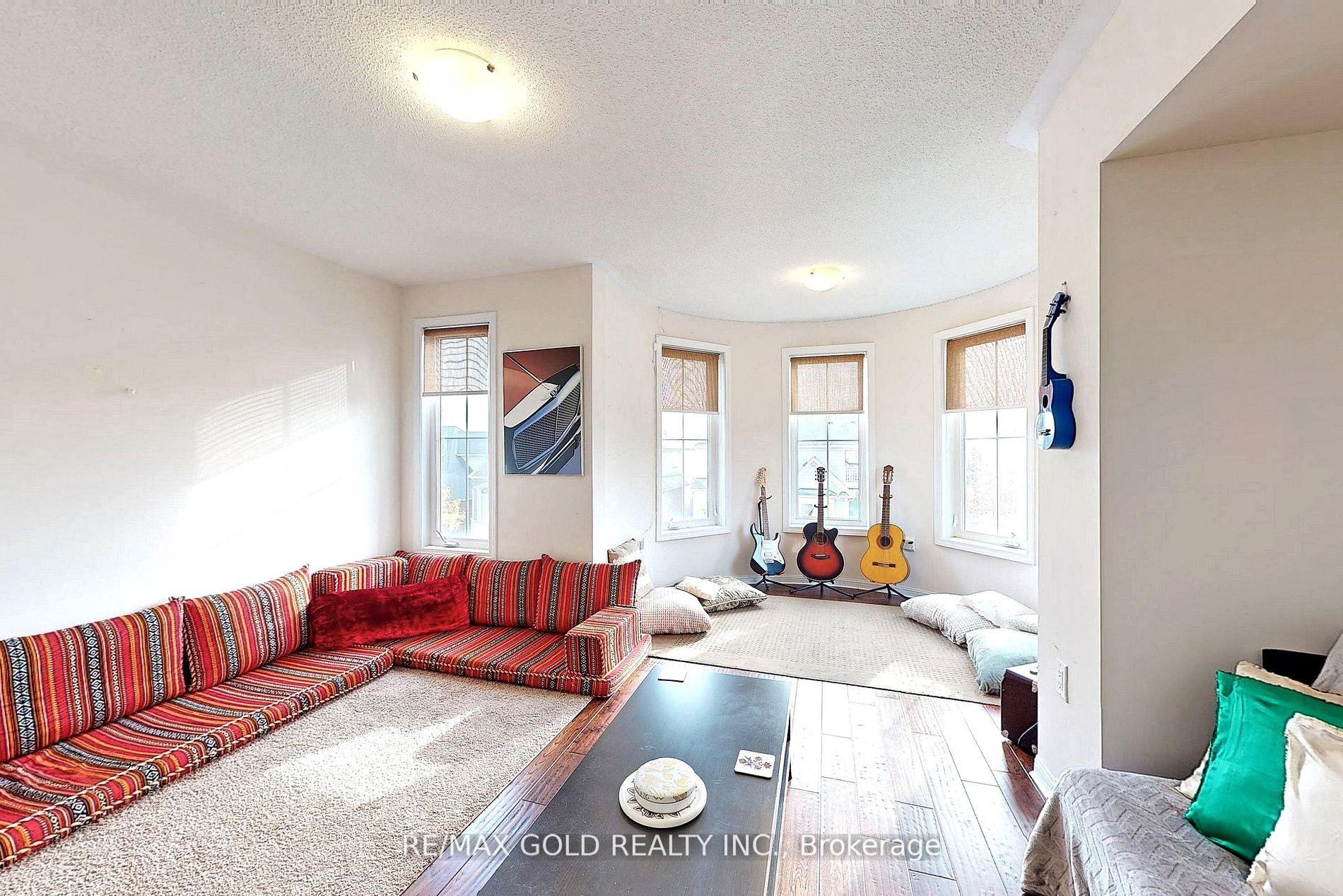 Photo 31 of Unit Upper, 301 Peregrine Way, Milton, Scott — HOMEH