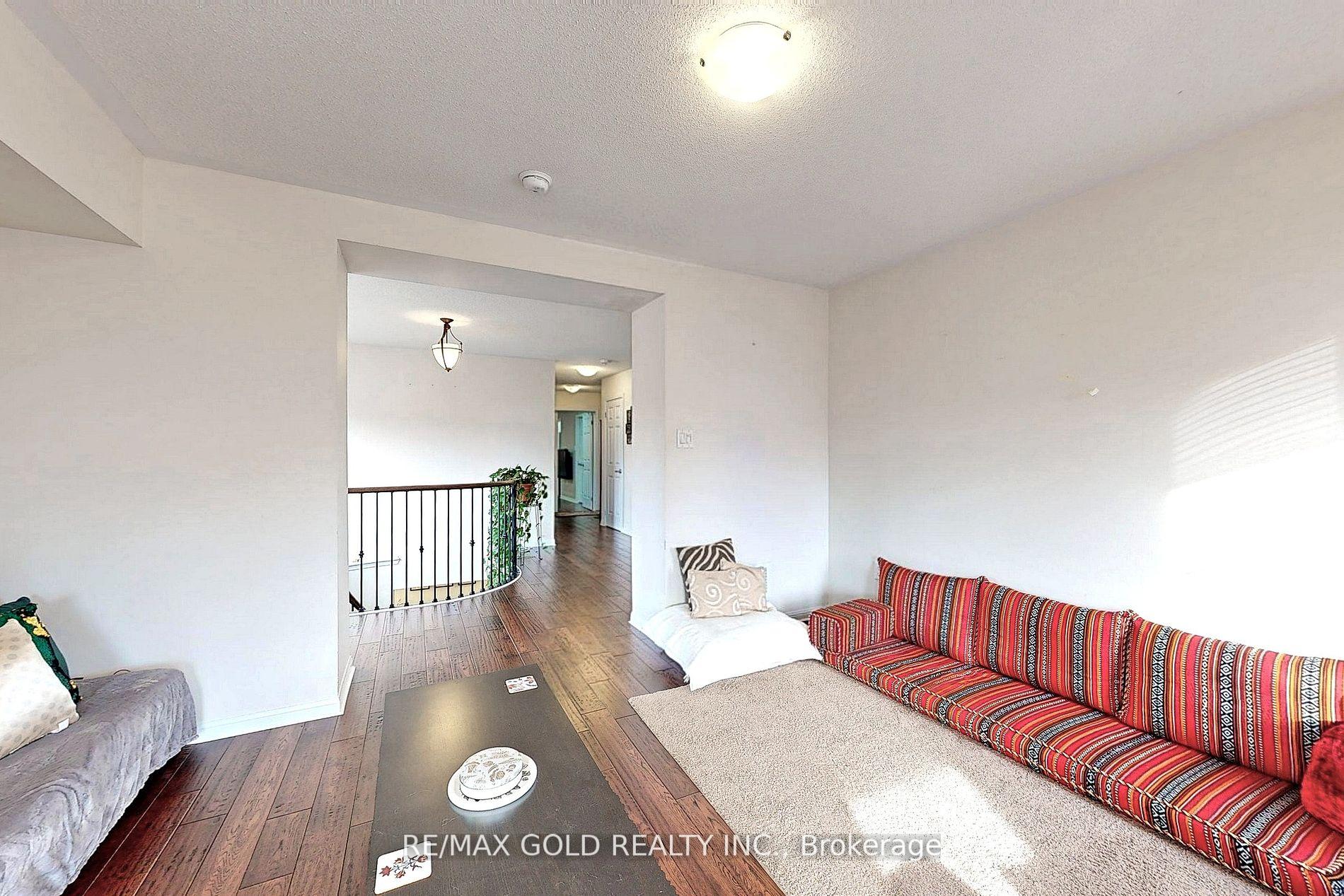 Photo 32 of Unit Upper, 301 Peregrine Way, Milton, Scott — HOMEH