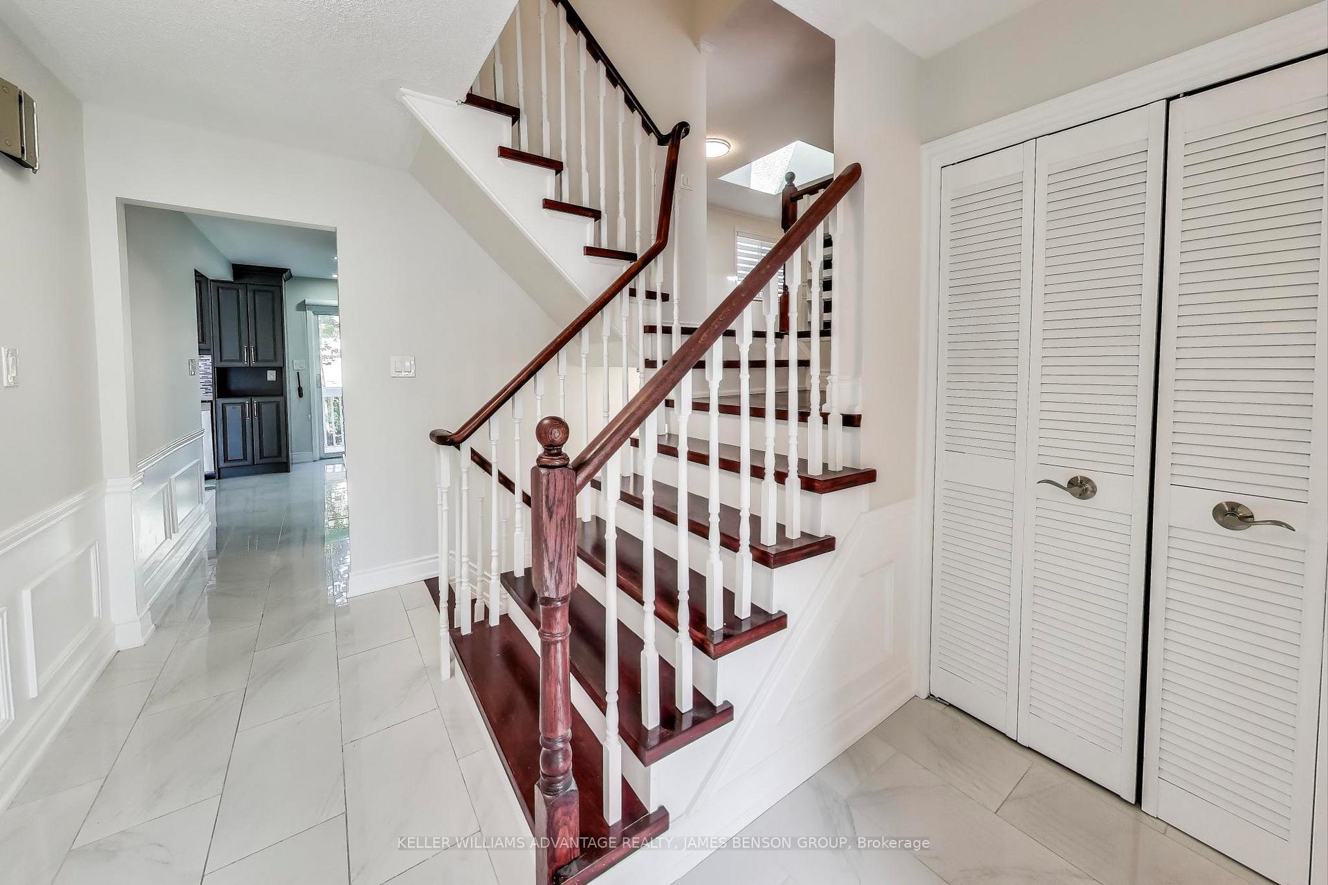 Photo 2 of 418 Victor Court, Pickering, West Shore — HOMEH