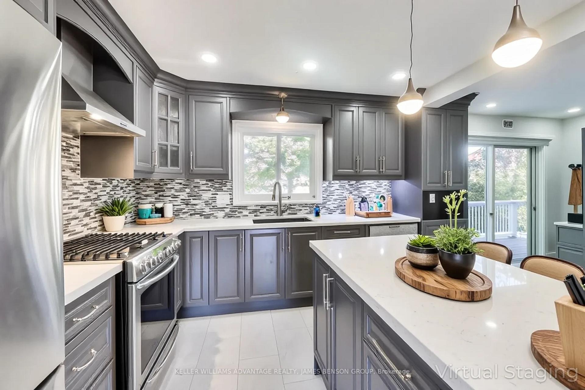 Photo 3 of 418 Victor Court, Pickering, West Shore — HOMEH
