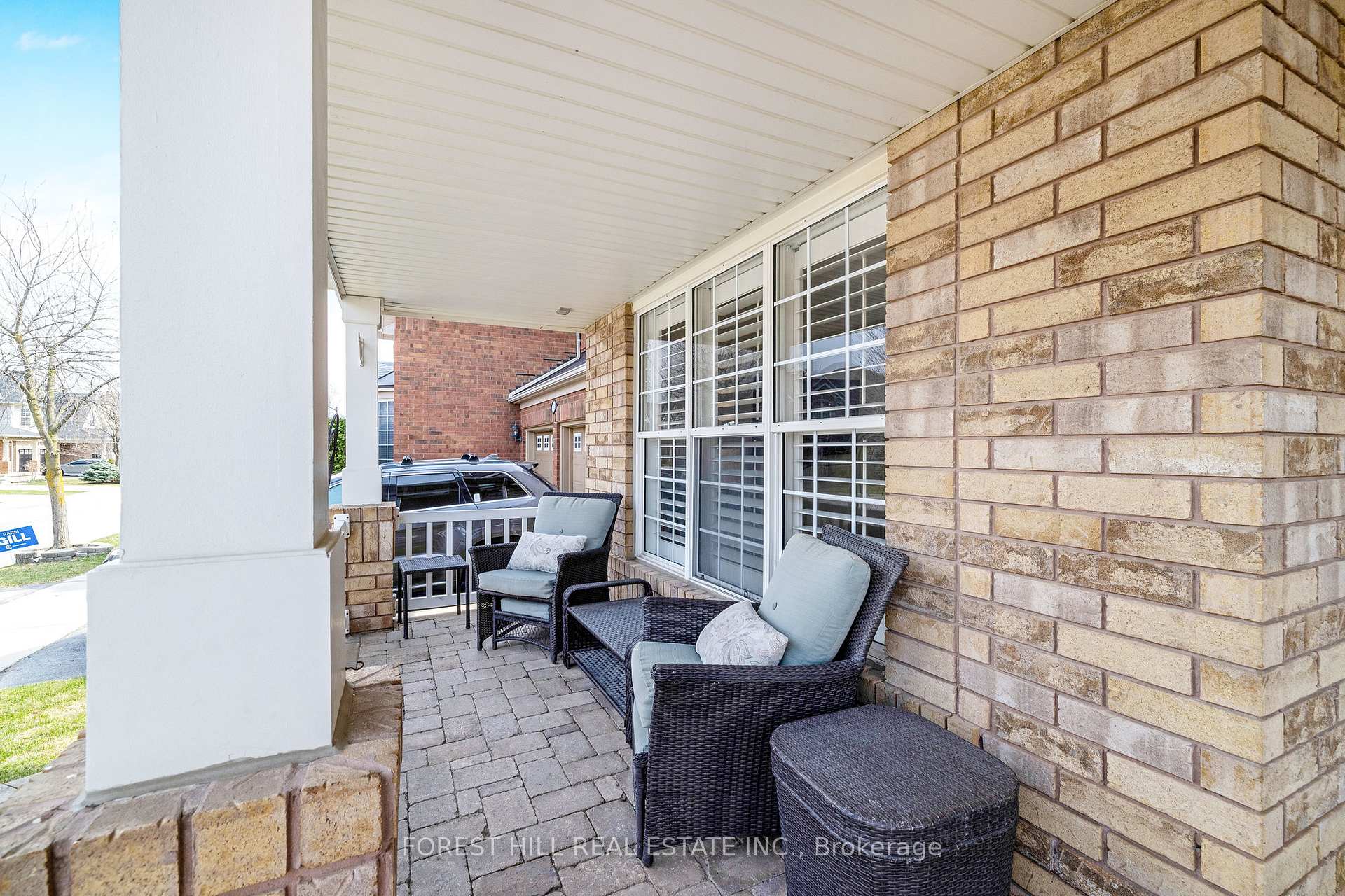 Photo 2 of 674 Dolby Crescent, Milton, Beaty — HOMEH