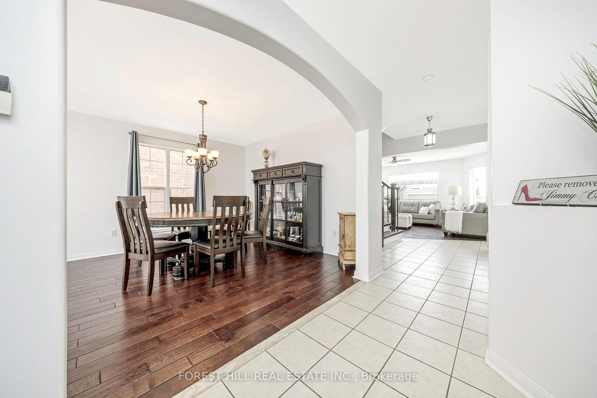 Photo 4 of 674 Dolby Crescent, Milton, Beaty — HOMEH