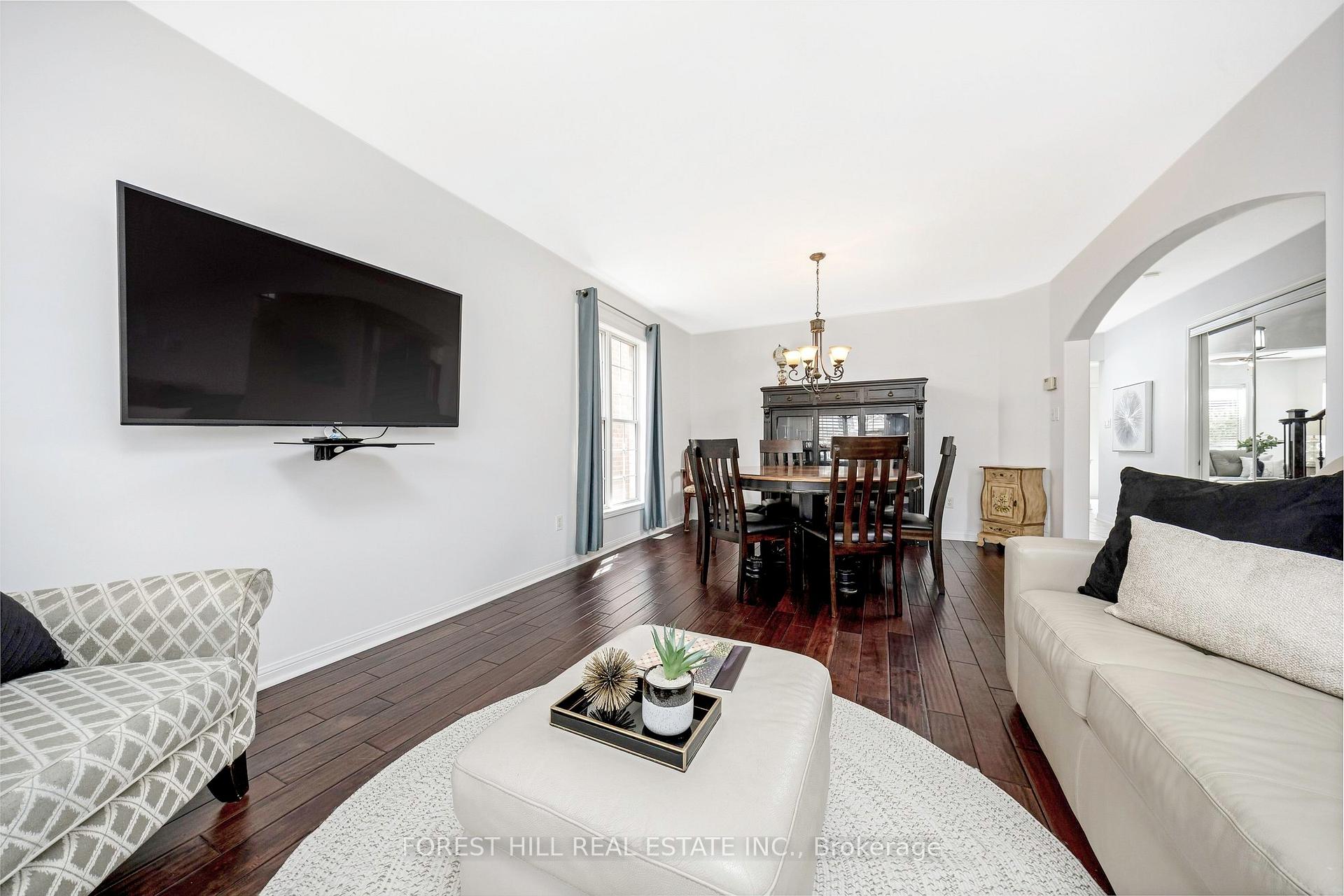 Photo 8 of 674 Dolby Crescent, Milton, Beaty — HOMEH